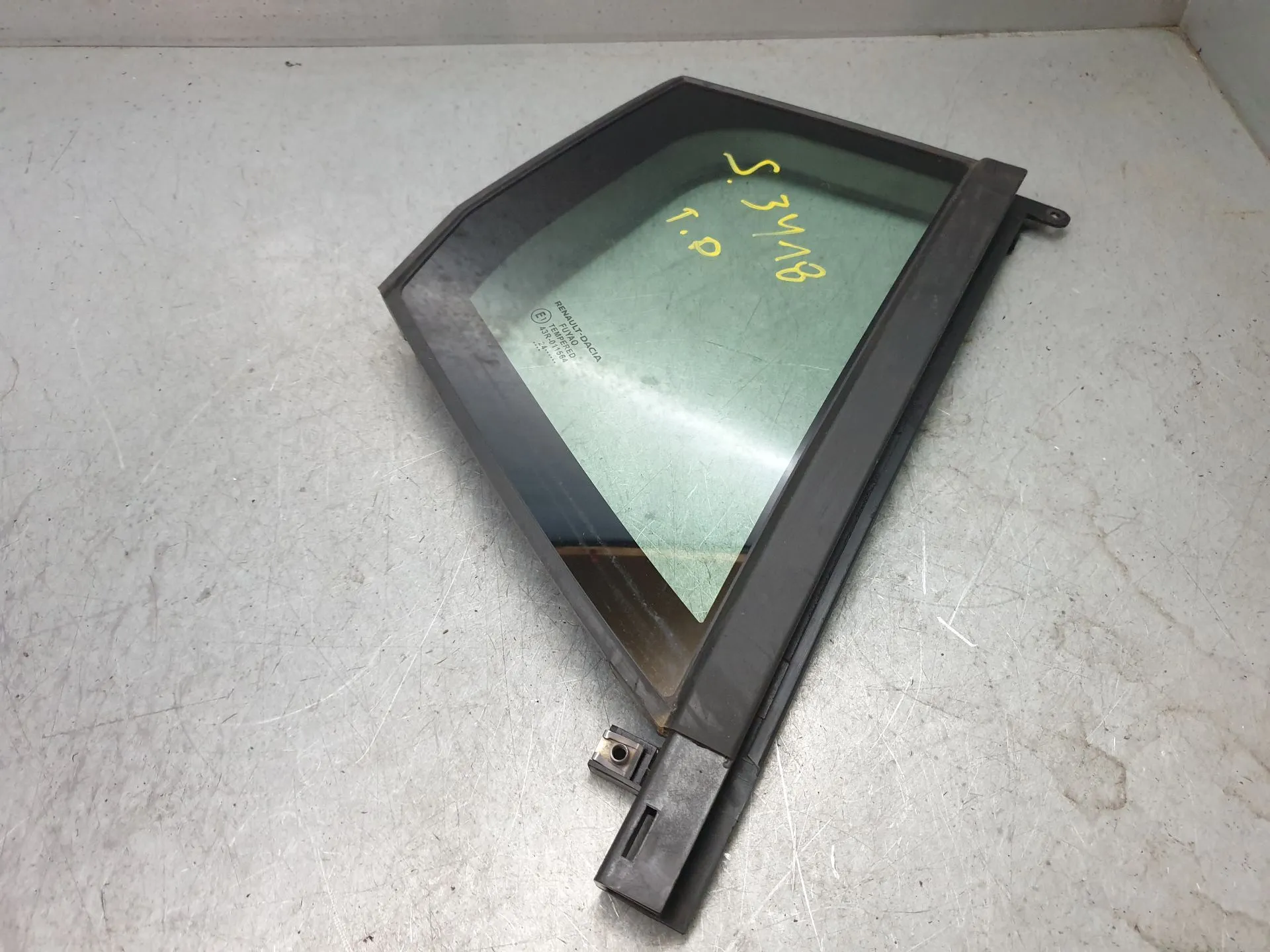Vitre triangulaire arrière Droite DACIA Sandero III