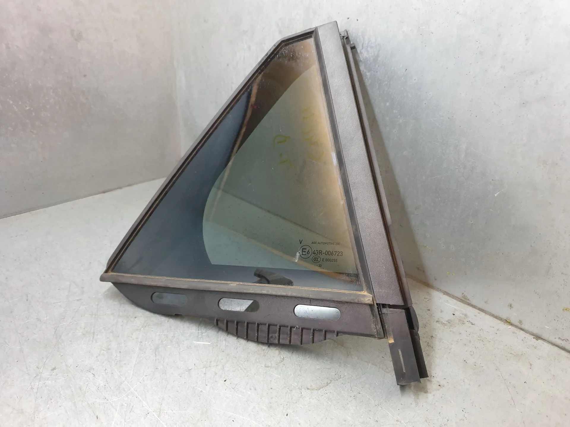 Vetro triangolare porta posteriore destra PEUGEOT 2008 II (U_)