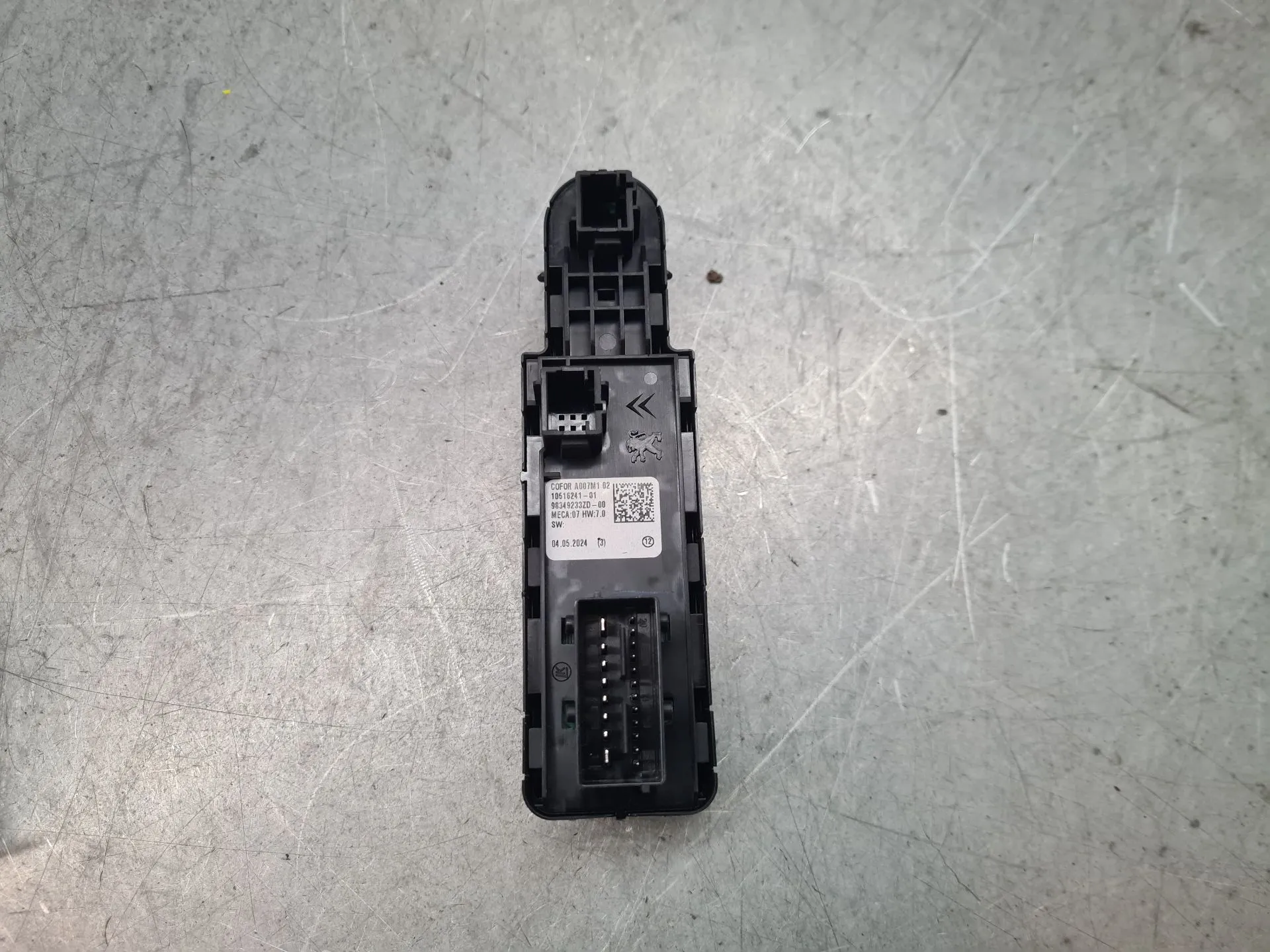 Commande / interrupteur lève-vitre Avant gauche CITROËN C4 III Imagem-4