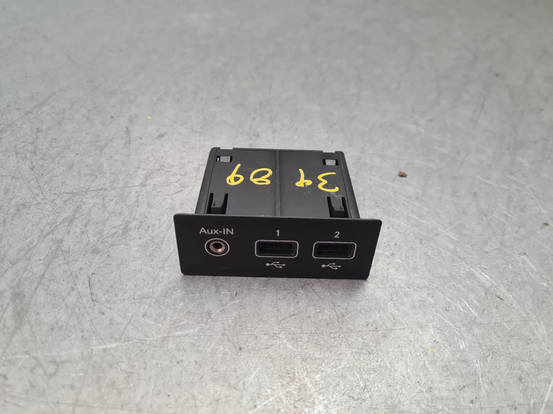 Porta Ingresso USB / AUX / iPod RENAULT Clio V (BF_)