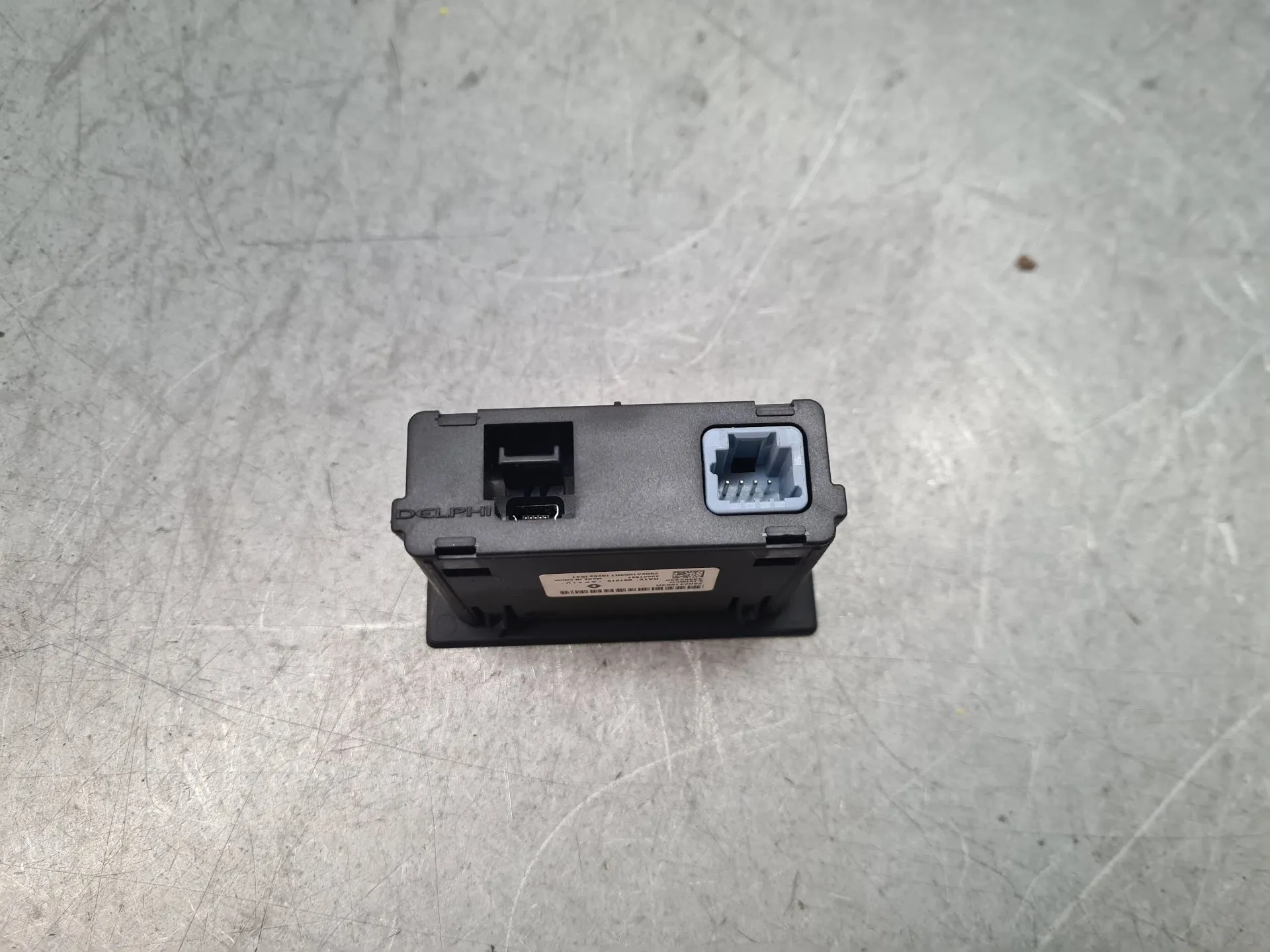 Porta Ingresso USB / AUX / iPod RENAULT Clio V (BF_) Imagem-2