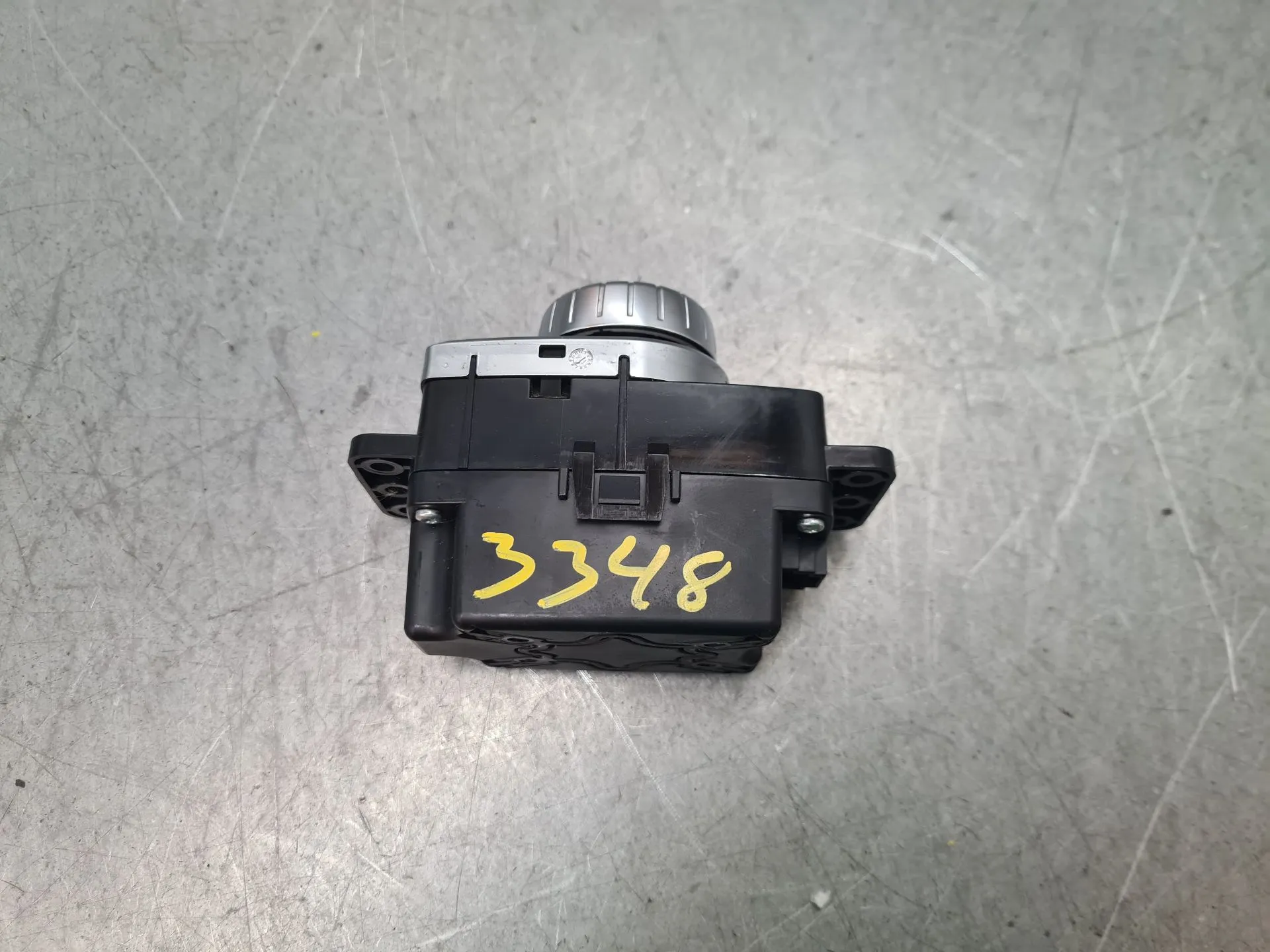 Comando / botão / interruptor multifunções MERCEDES-BENZ Classe A (W176) Imagem-2