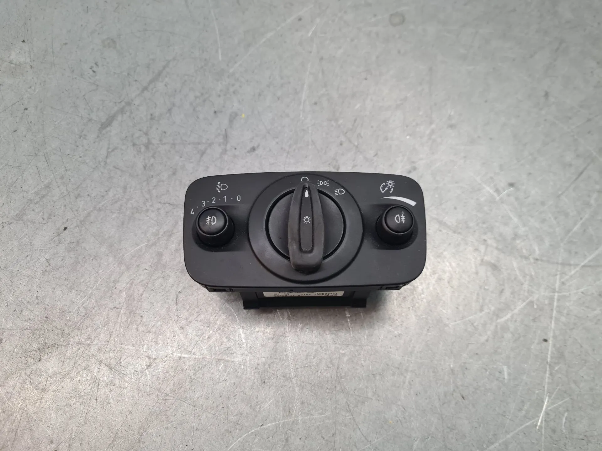 Light switch FORD Fiesta VI (CB1, CCN)