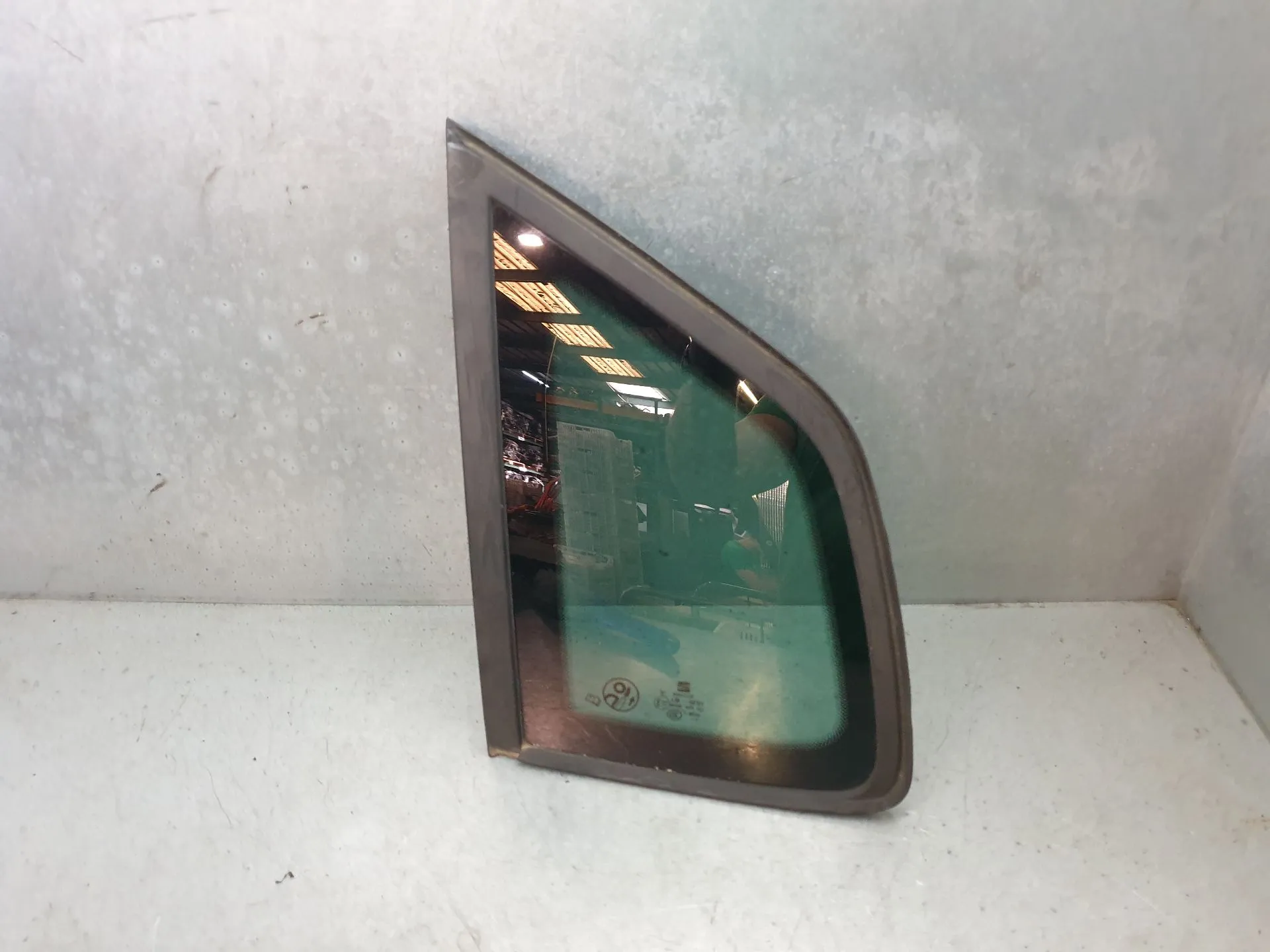 Vidro do painel trás esquerdo SEAT Arona (KJ7)
