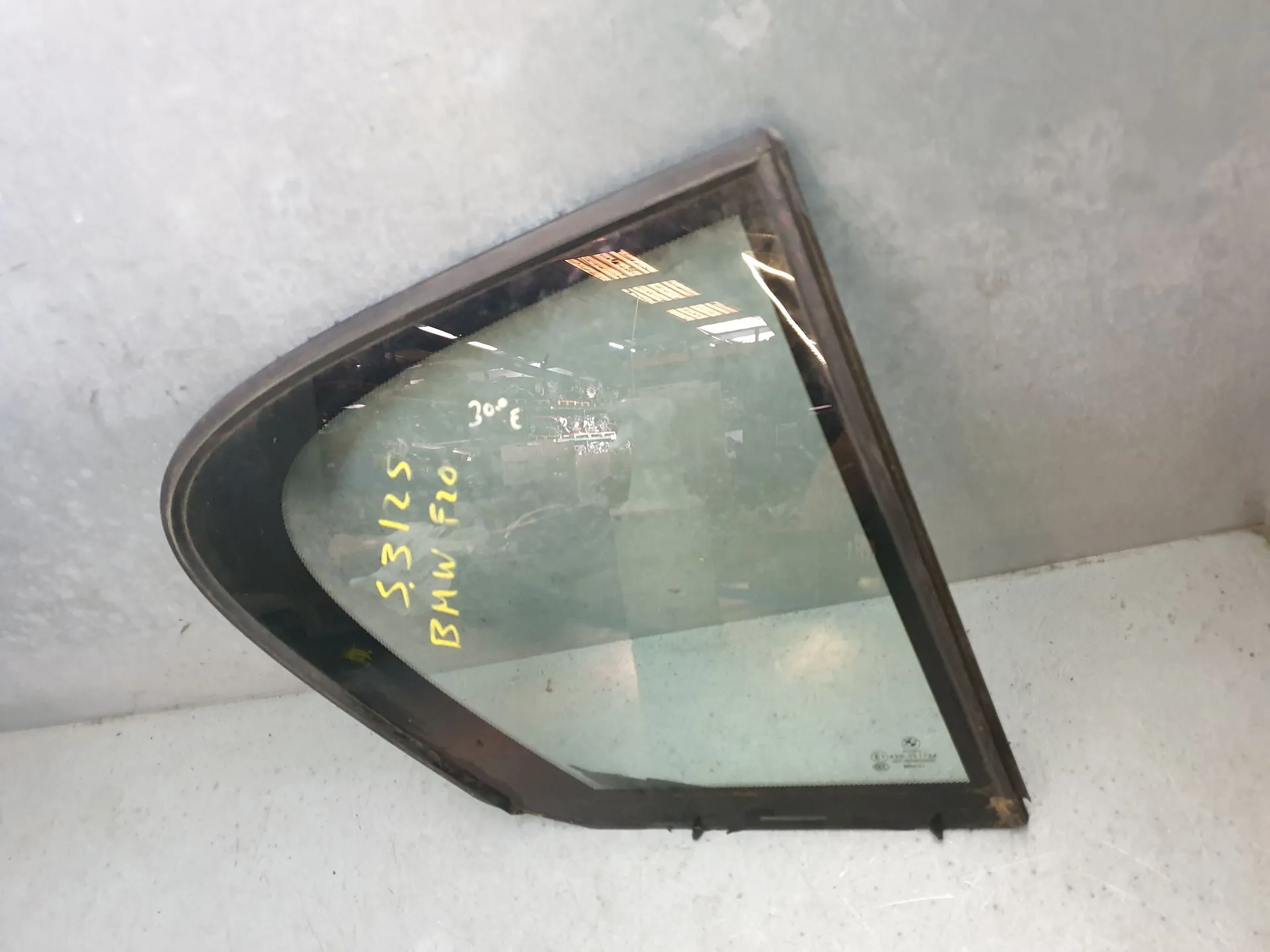 Right rear triangle window BMW 1 (F20)
