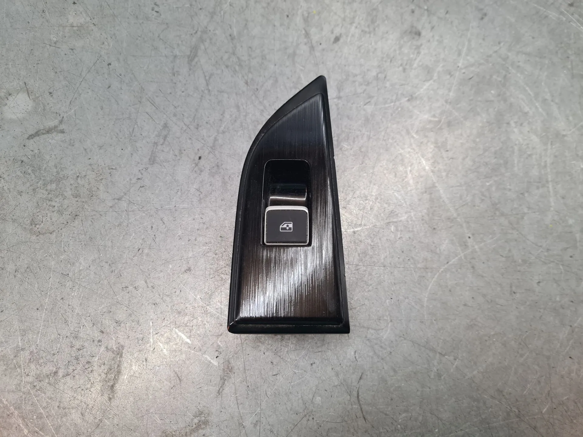Comando / botão / interruptor vidros trás direito NISSAN Qashqai III (J12)