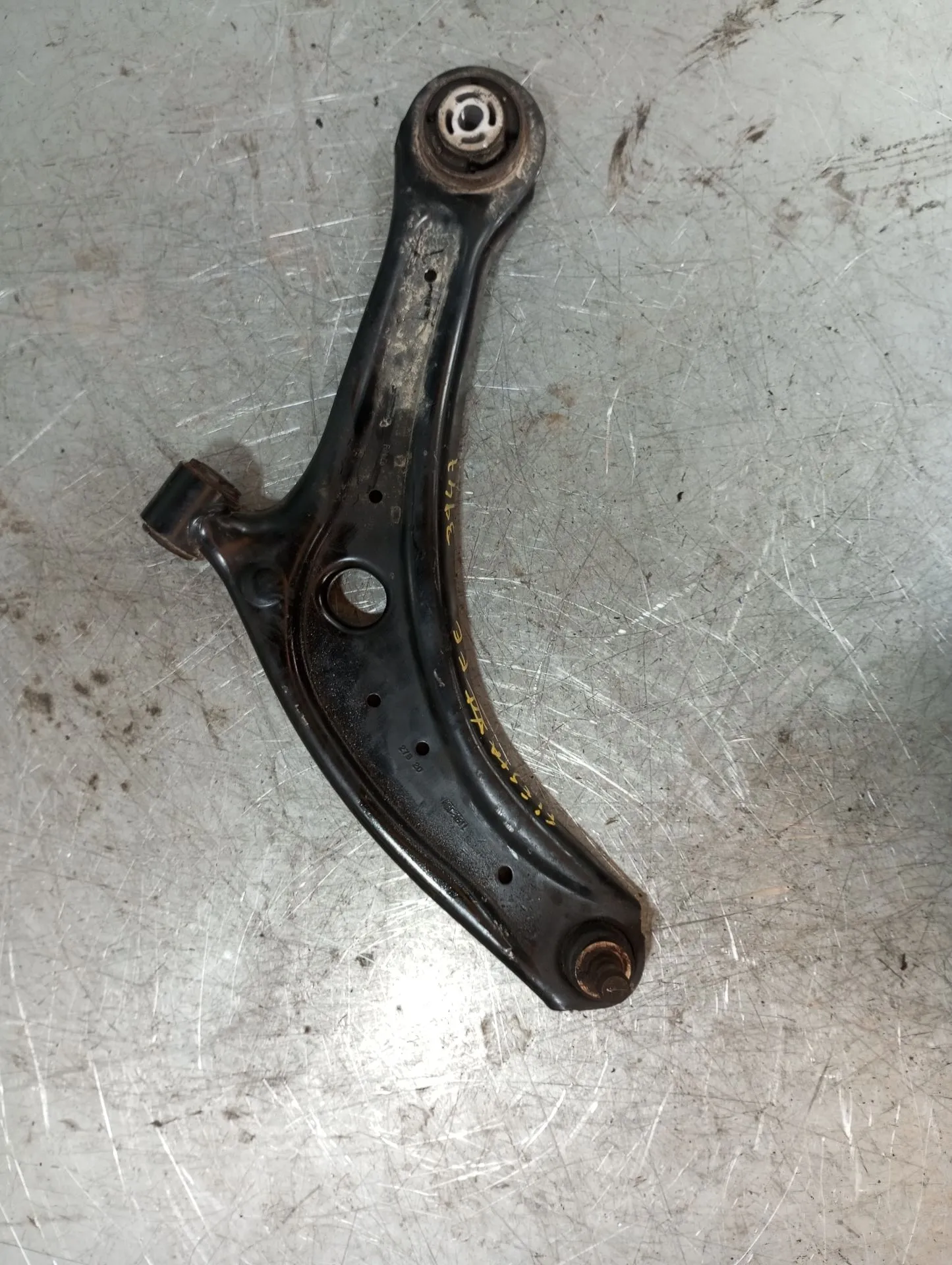 Left front suspension arm FORD Fiesta VII (HJ, HF)