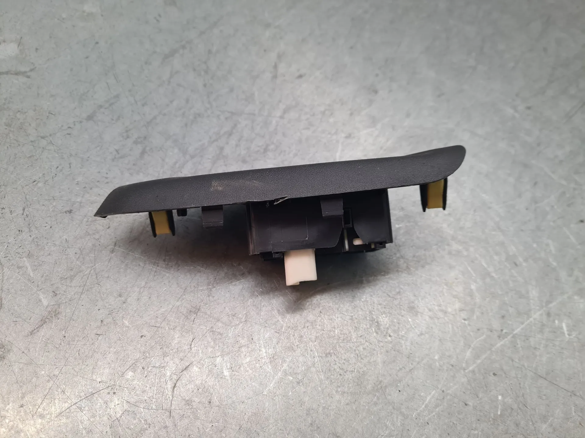 Right Front window control PEUGEOT 108 Imagem-1