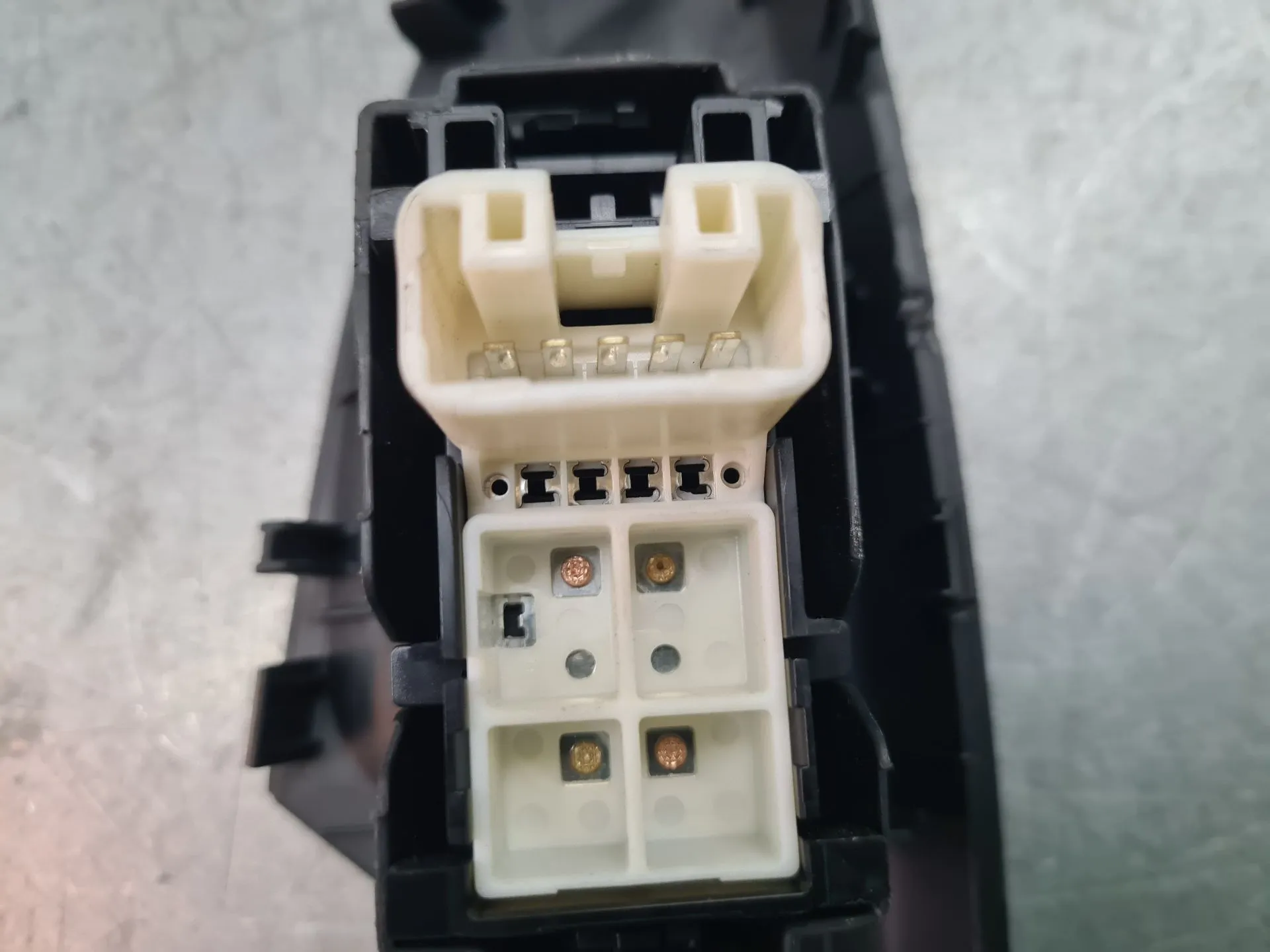 Right Front window control PEUGEOT 108 Imagem-4