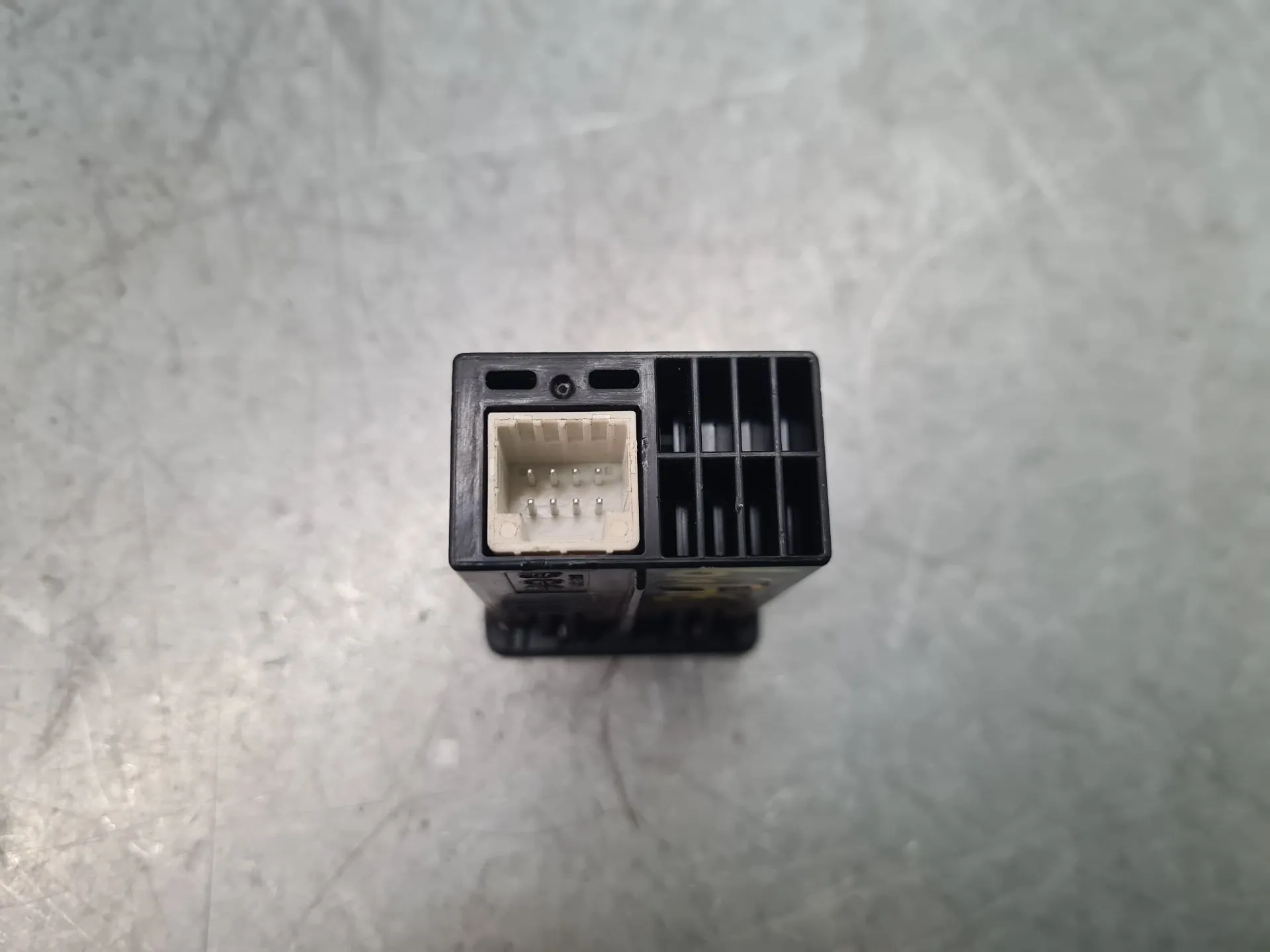 USB / AUX / iPod Socket Connector DACIA Sandero III Imagem-3