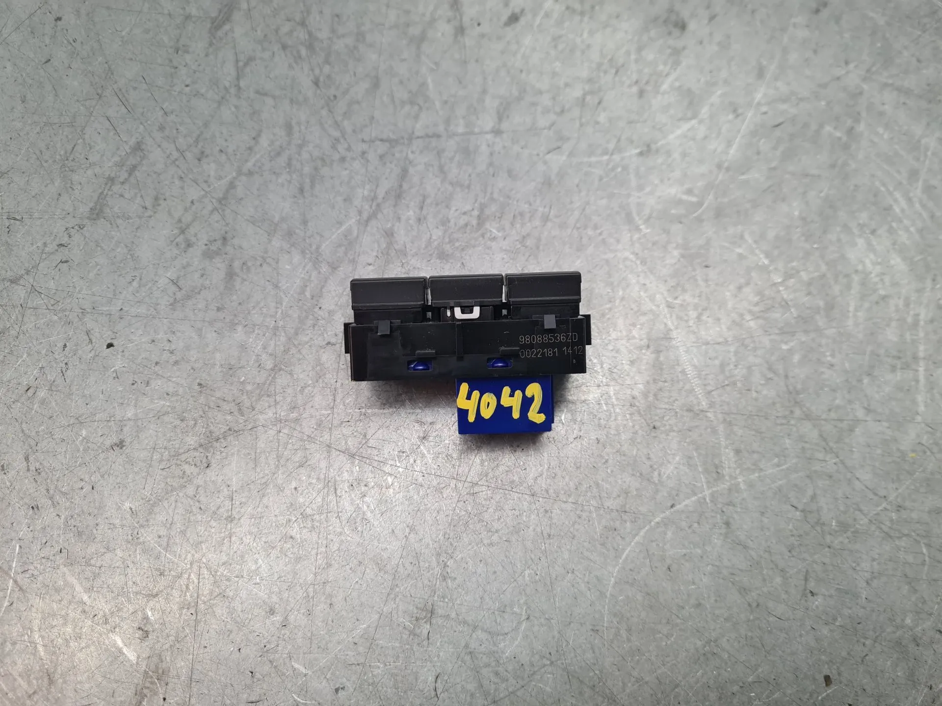 Botón / interruptor bloqueo de puertas FIAT Scudo Van Imagem-1