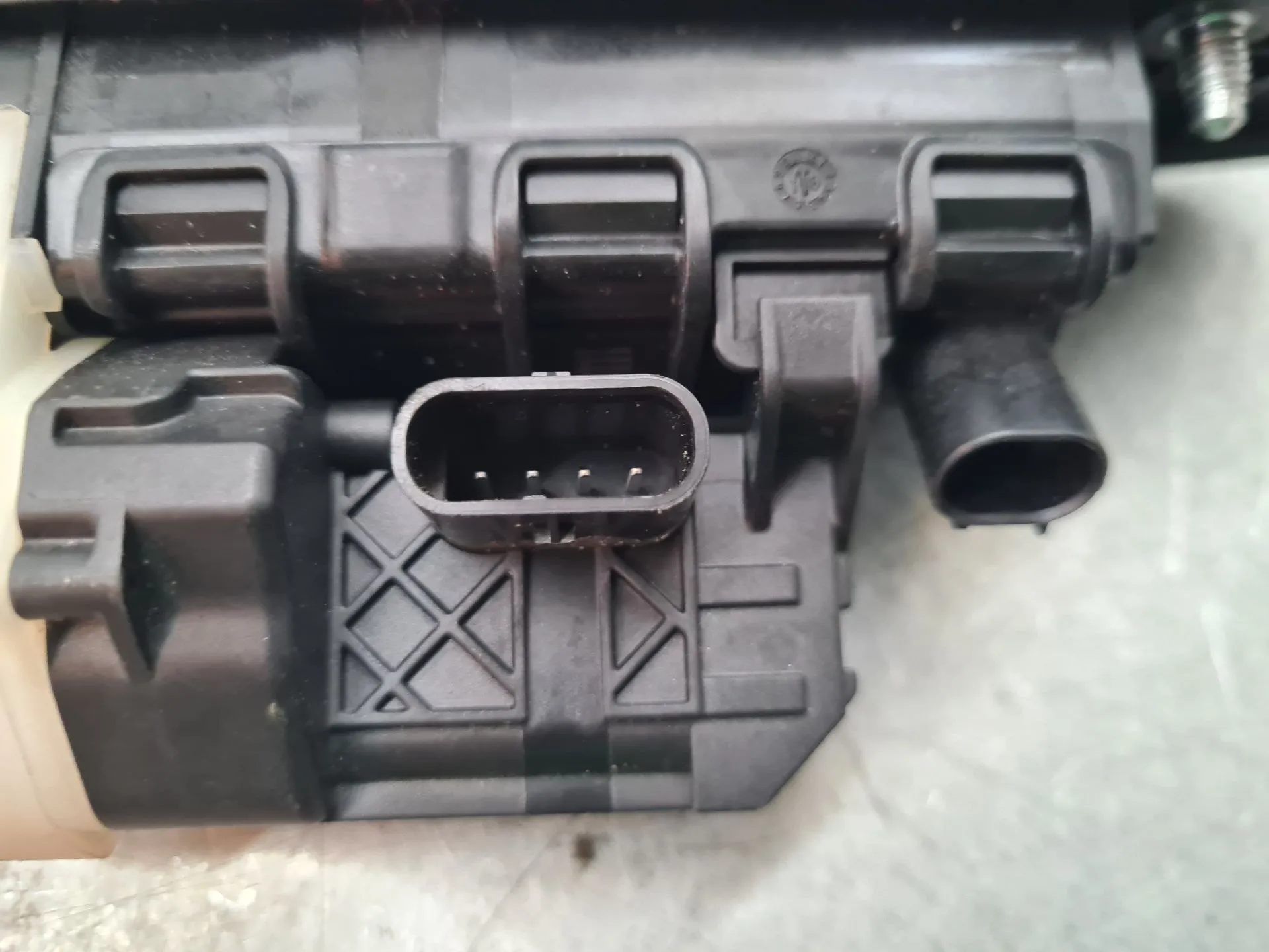 Tailgate handle MERCEDES-BENZ Classe A (W177) Imagem-4
