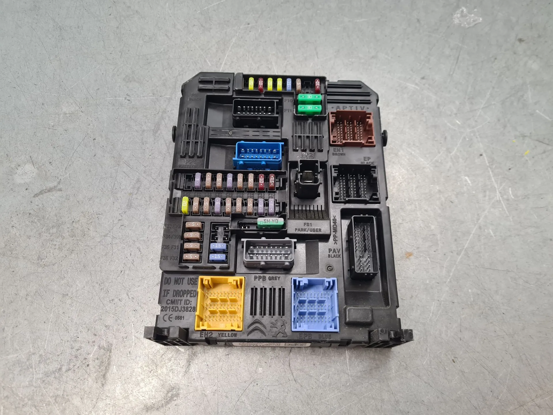 Fuse box / SAM / BSI PEUGEOT 208 II