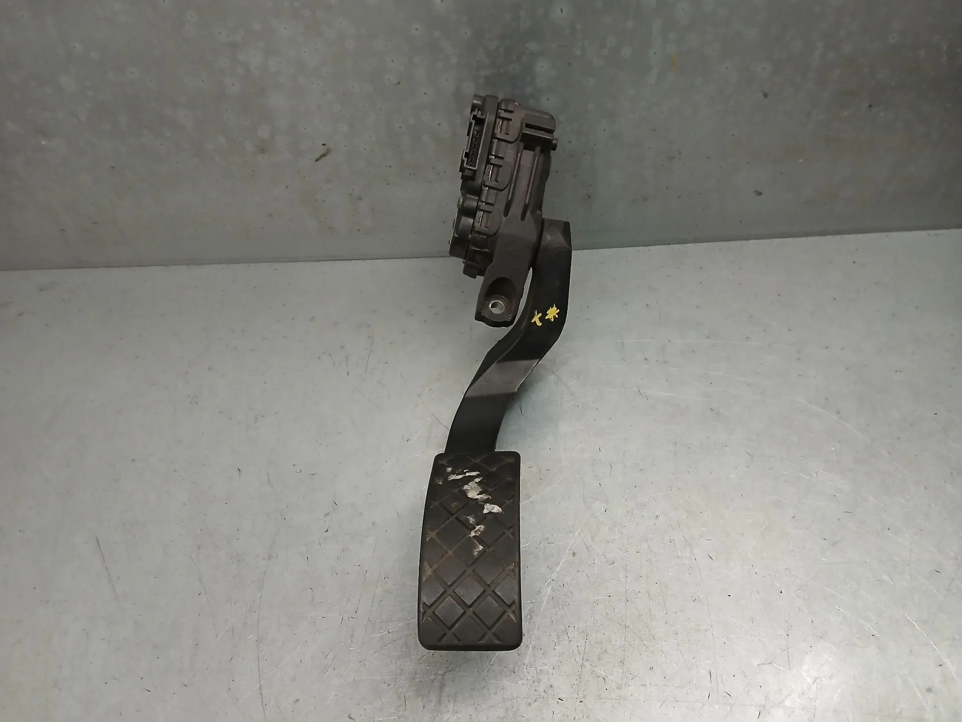 Pedal do acelerador VOLKSWAGEN Passat (3B3)