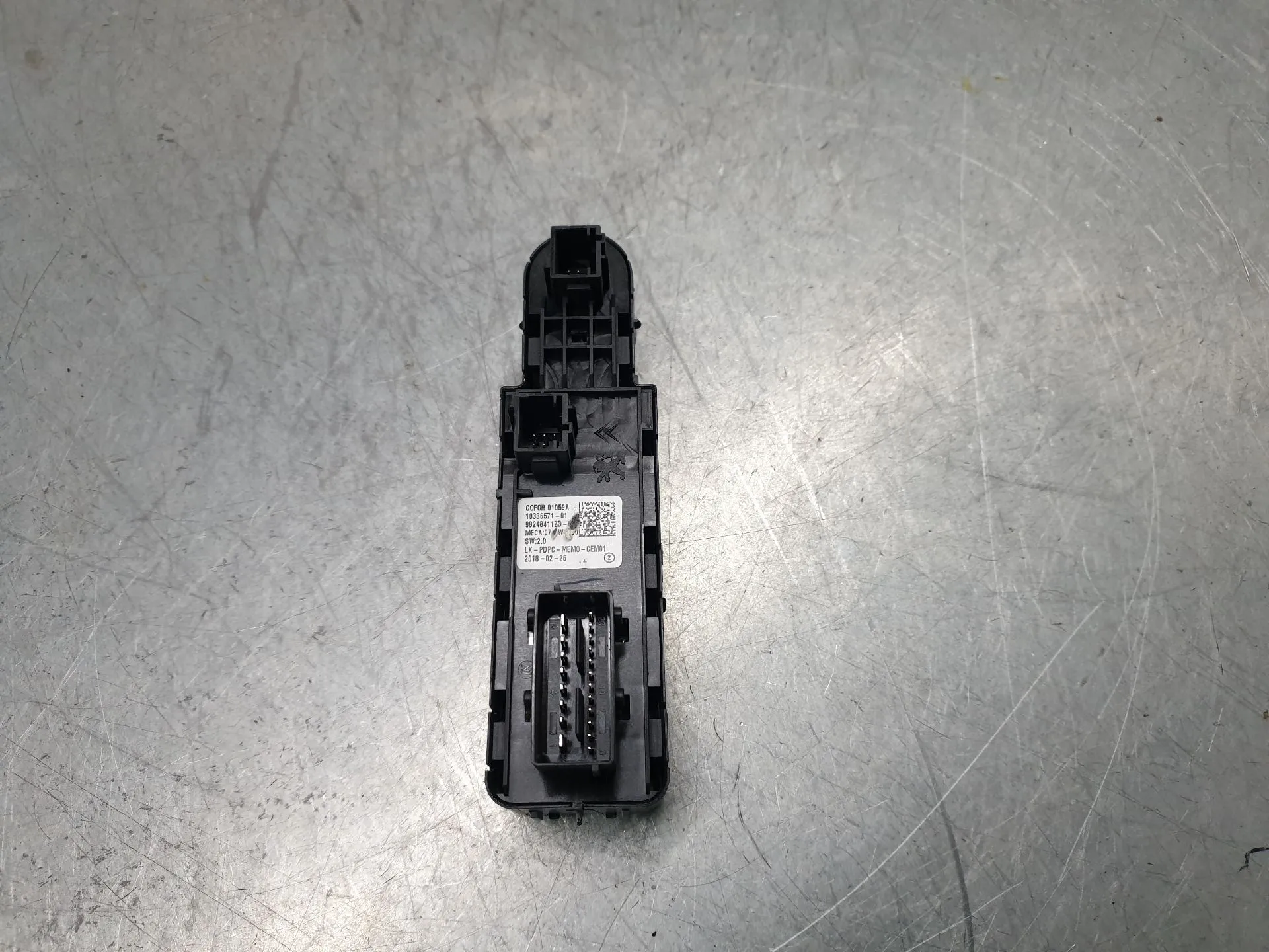 Comando / interruttore alzacristallo anteriore sinistro PEUGEOT 3008 II (M_) Imagem-4