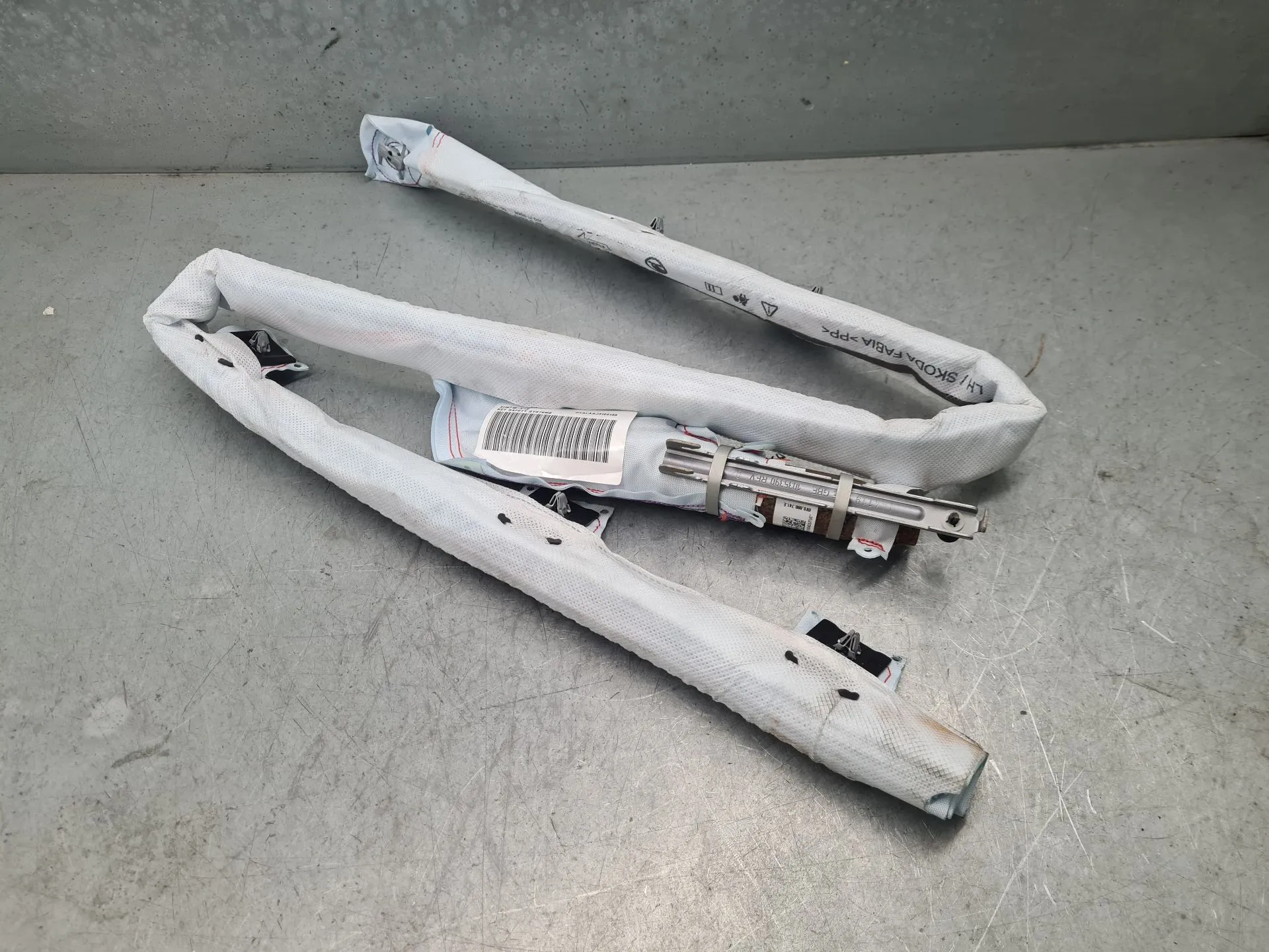 Airbag Cortinha Izquierdo SKODA Fabia III Hatchback (NJ3) Imagem-1