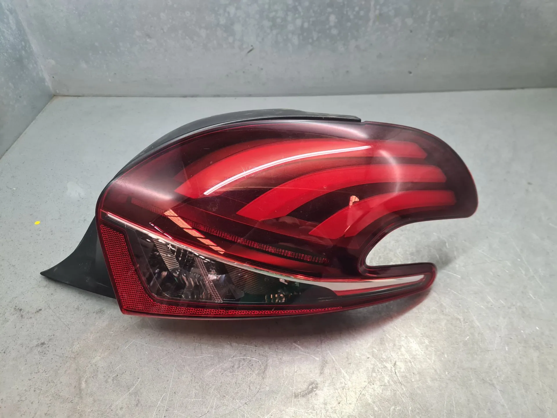 Right Tail light PEUGEOT 208