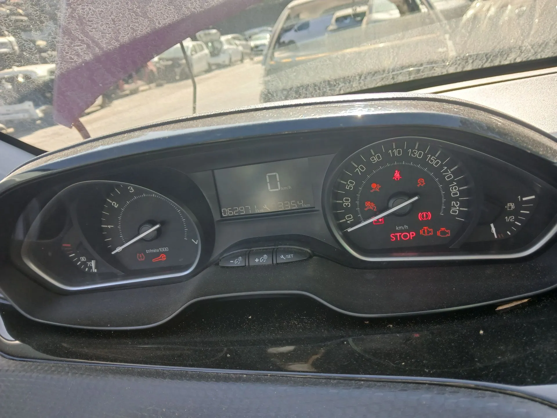 Compteur de vitesse PEUGEOT 208