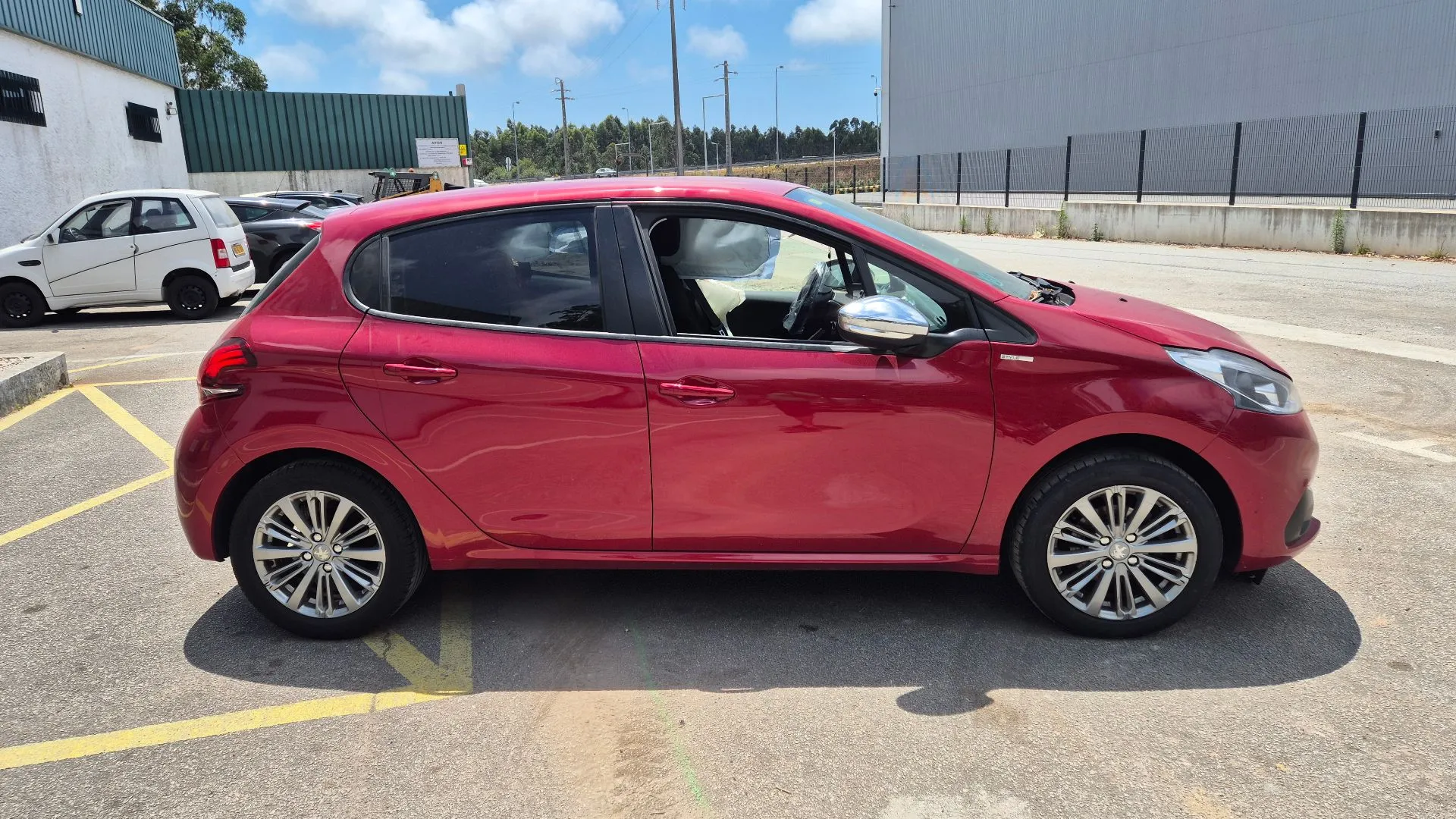 Frente Completa PEUGEOT 208 Imagem-2