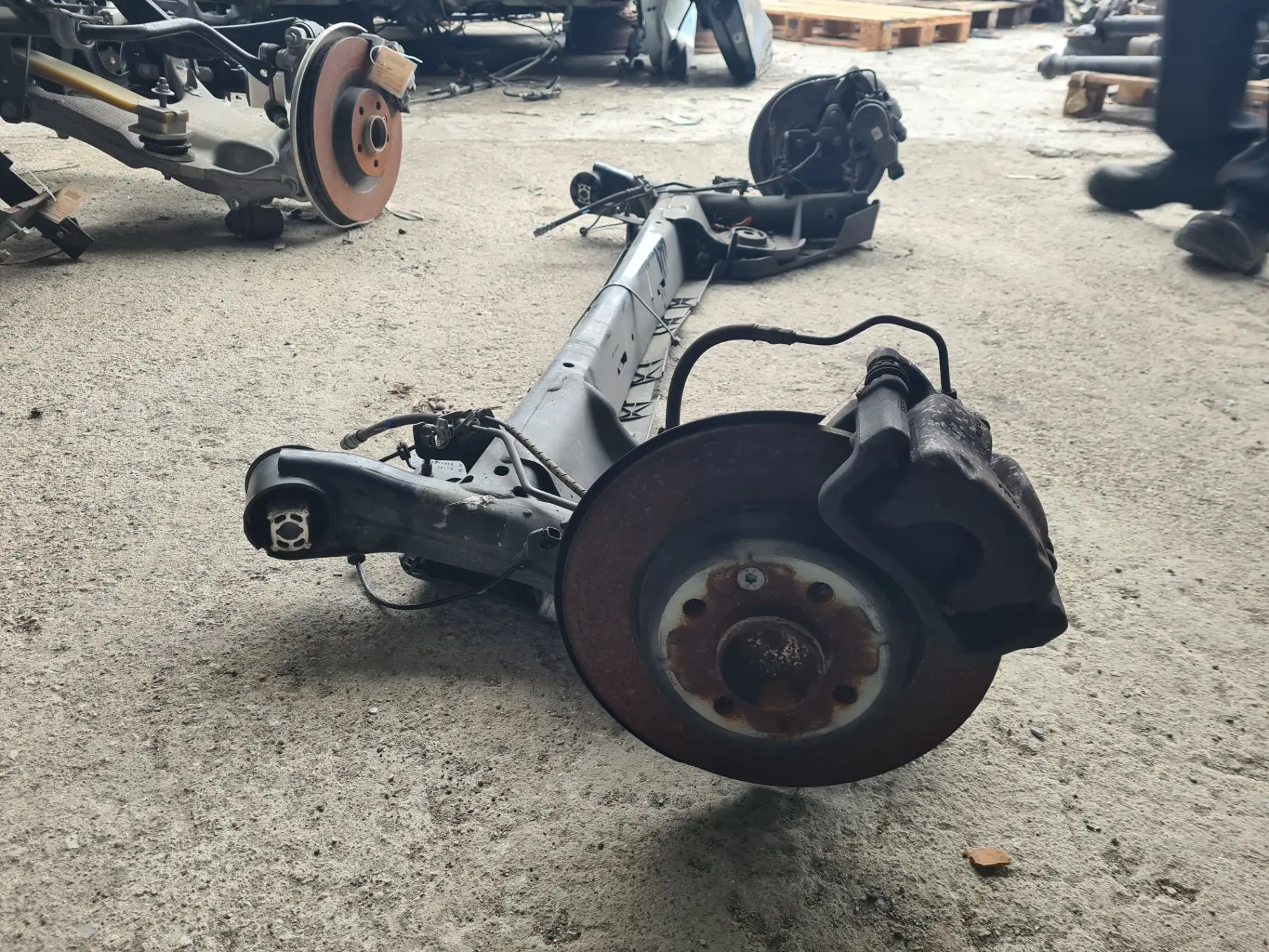 Rear axle with discs RENAULT Clio V (BF_) Imagem-1
