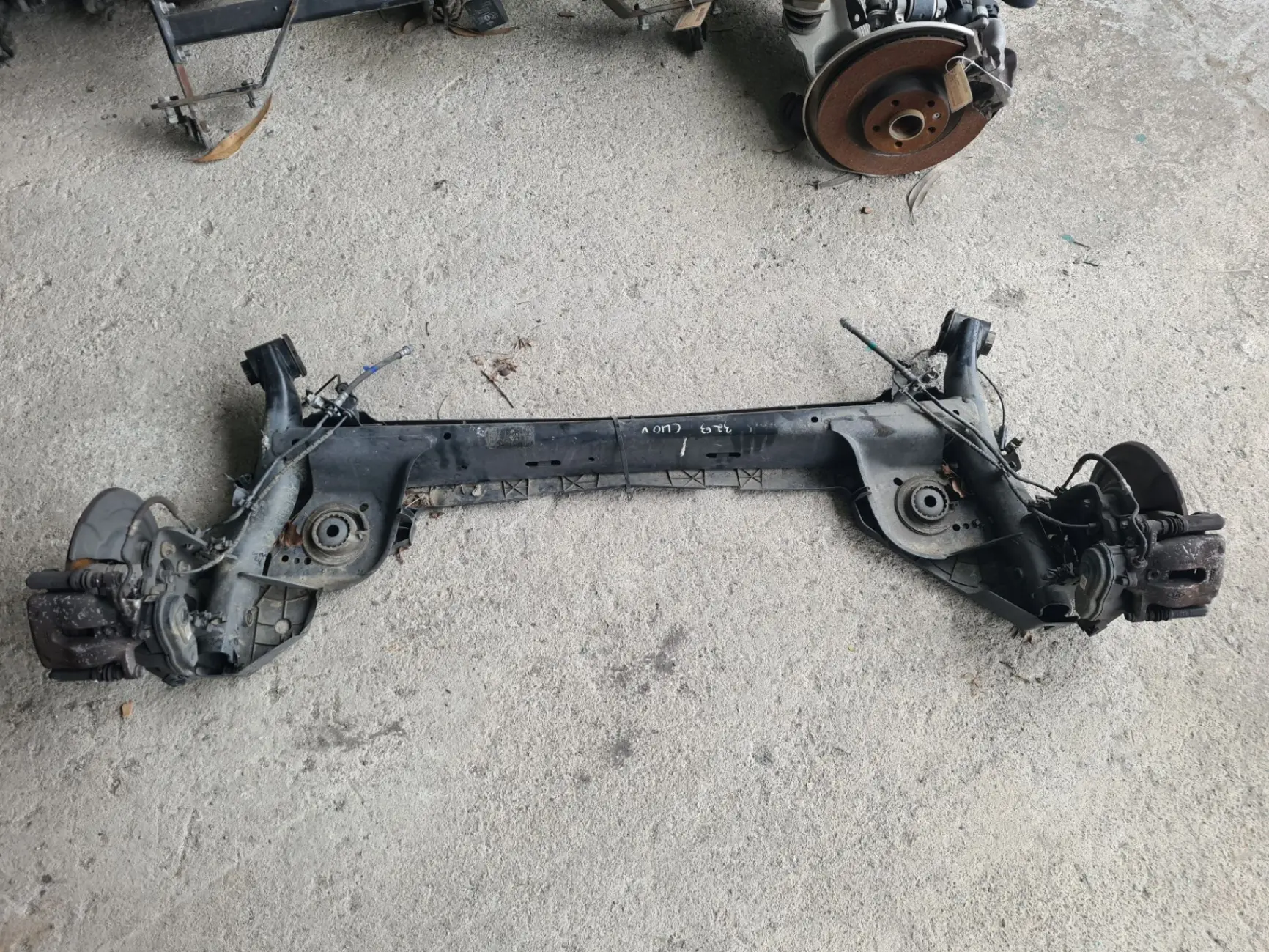 Rear axle with discs RENAULT Clio V (BF_)