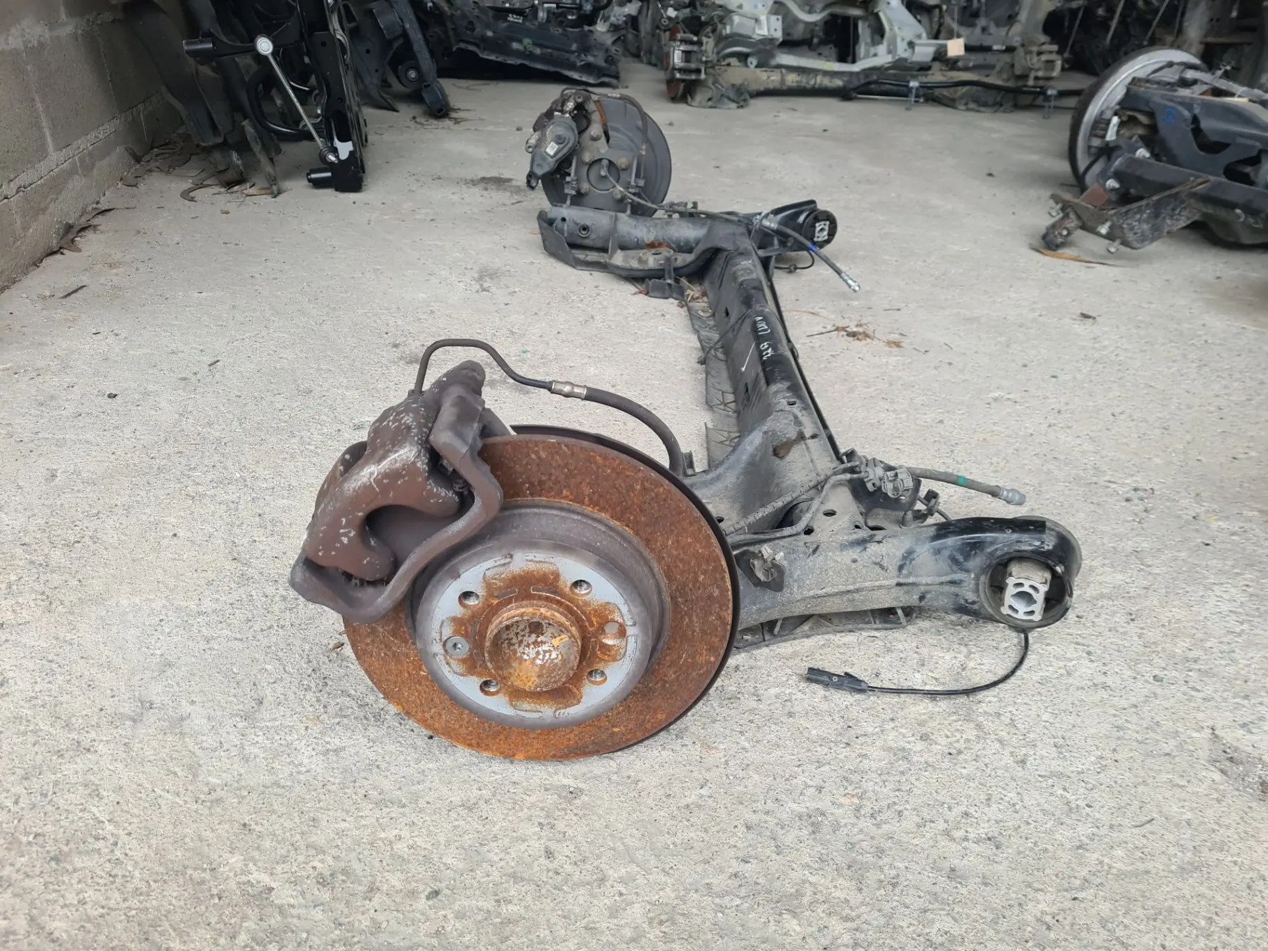 Rear axle with discs RENAULT Clio V (BF_) Imagem-2