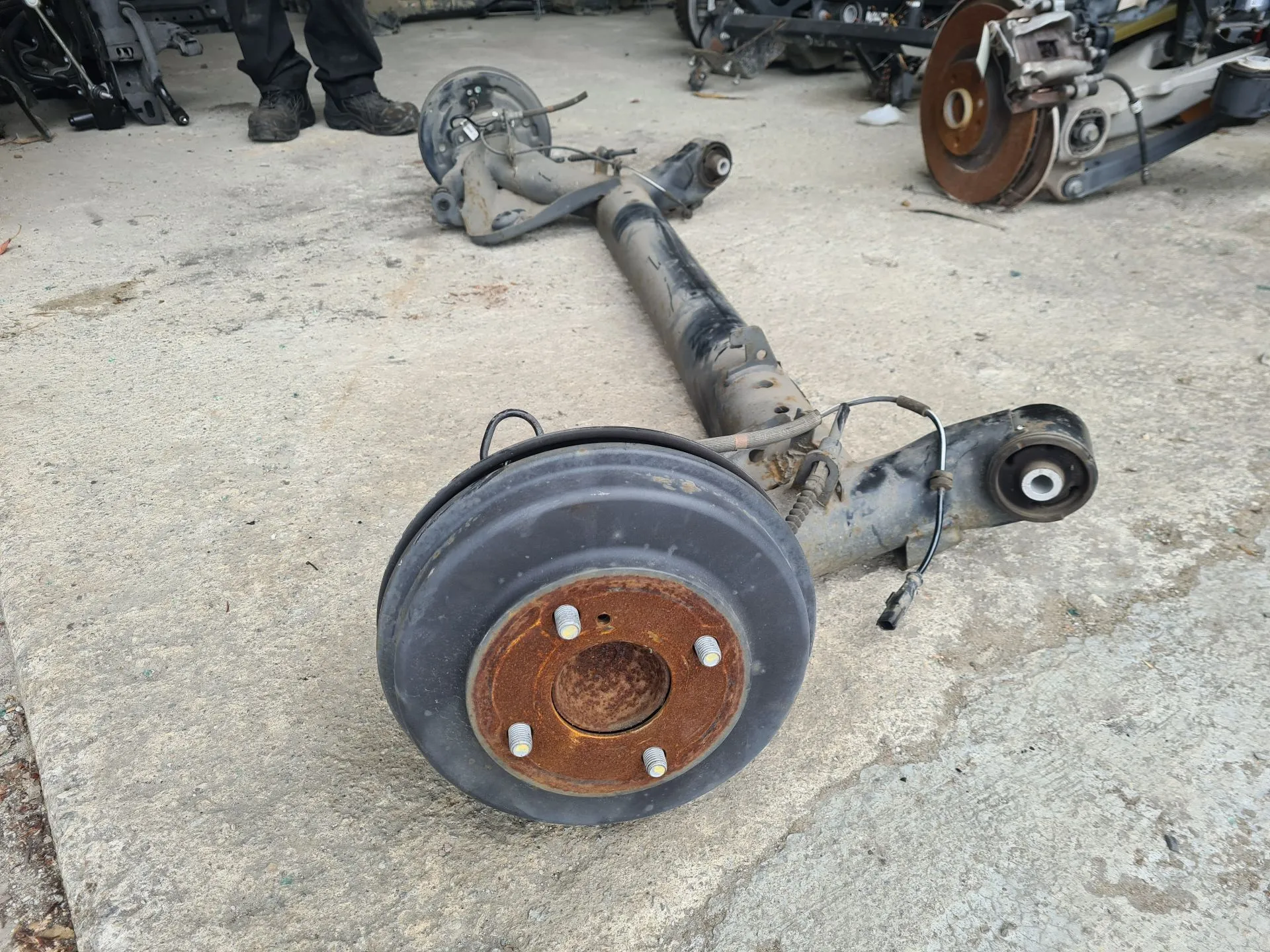 Assale posteriore a tamburo FORD Ka+ Imagem-1