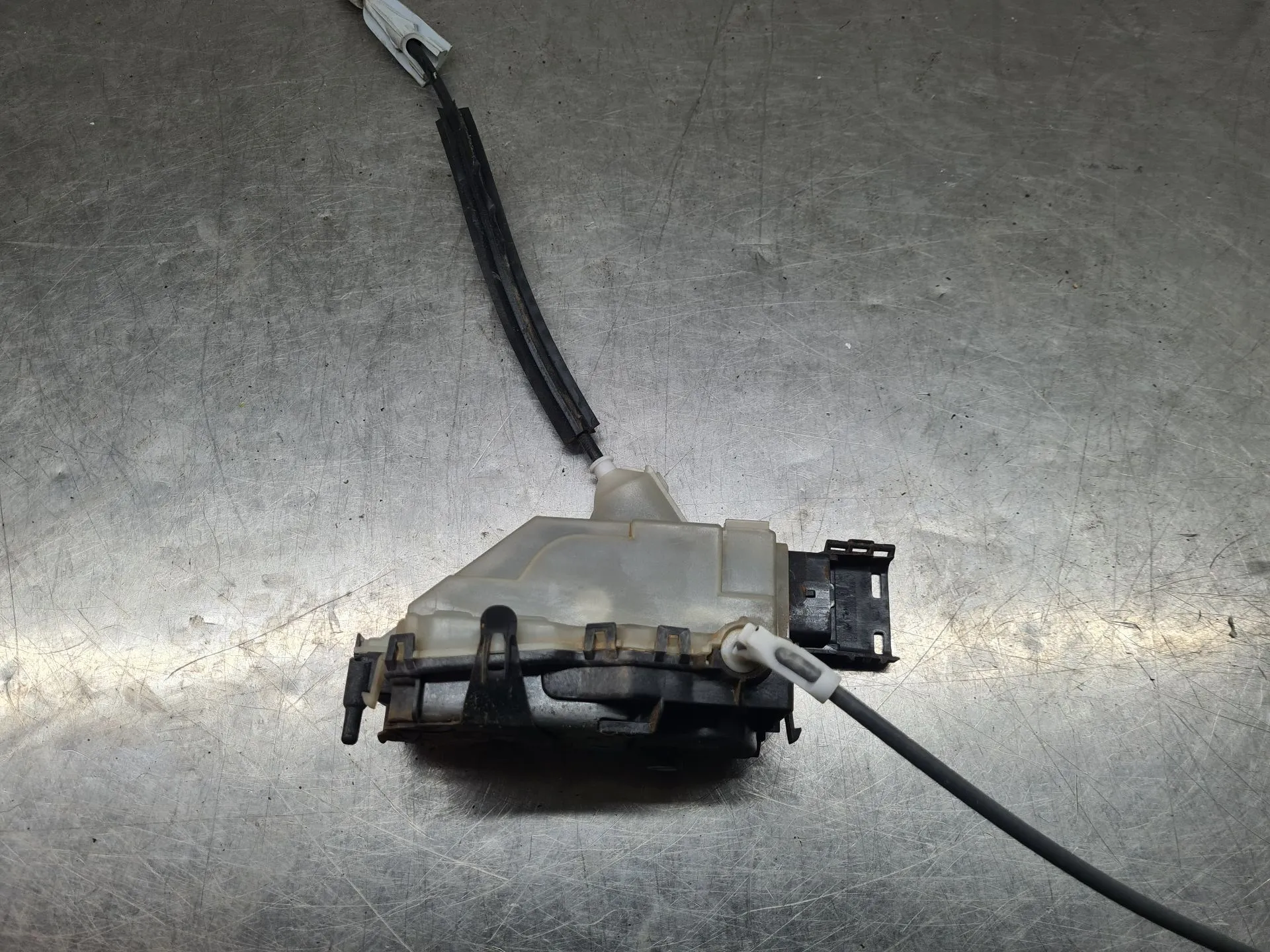 Front Right Door Lock PEUGEOT 5008 II (M_) Imagem-1