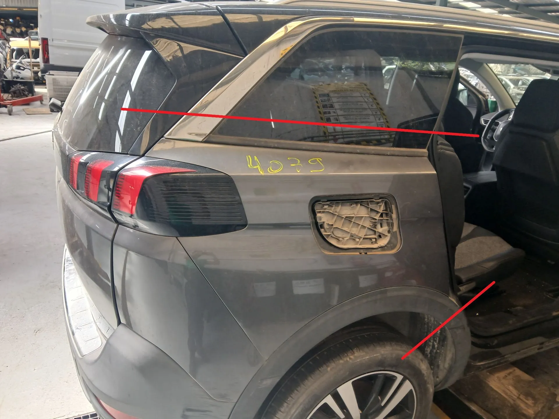 Pannello posteriore destro PEUGEOT 5008 II (M_)