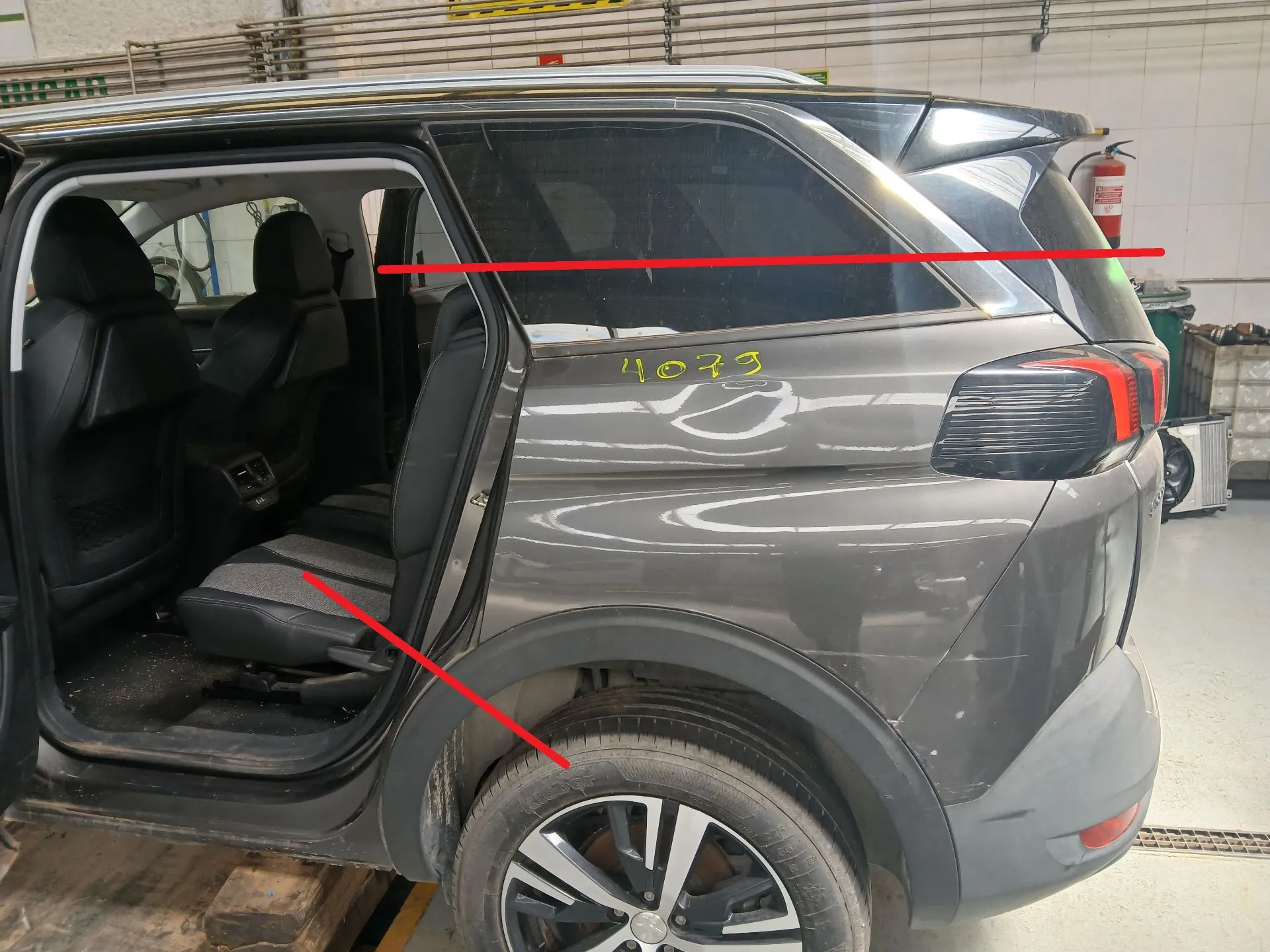 Pannello posteriore sinistro PEUGEOT 5008 II (M_)