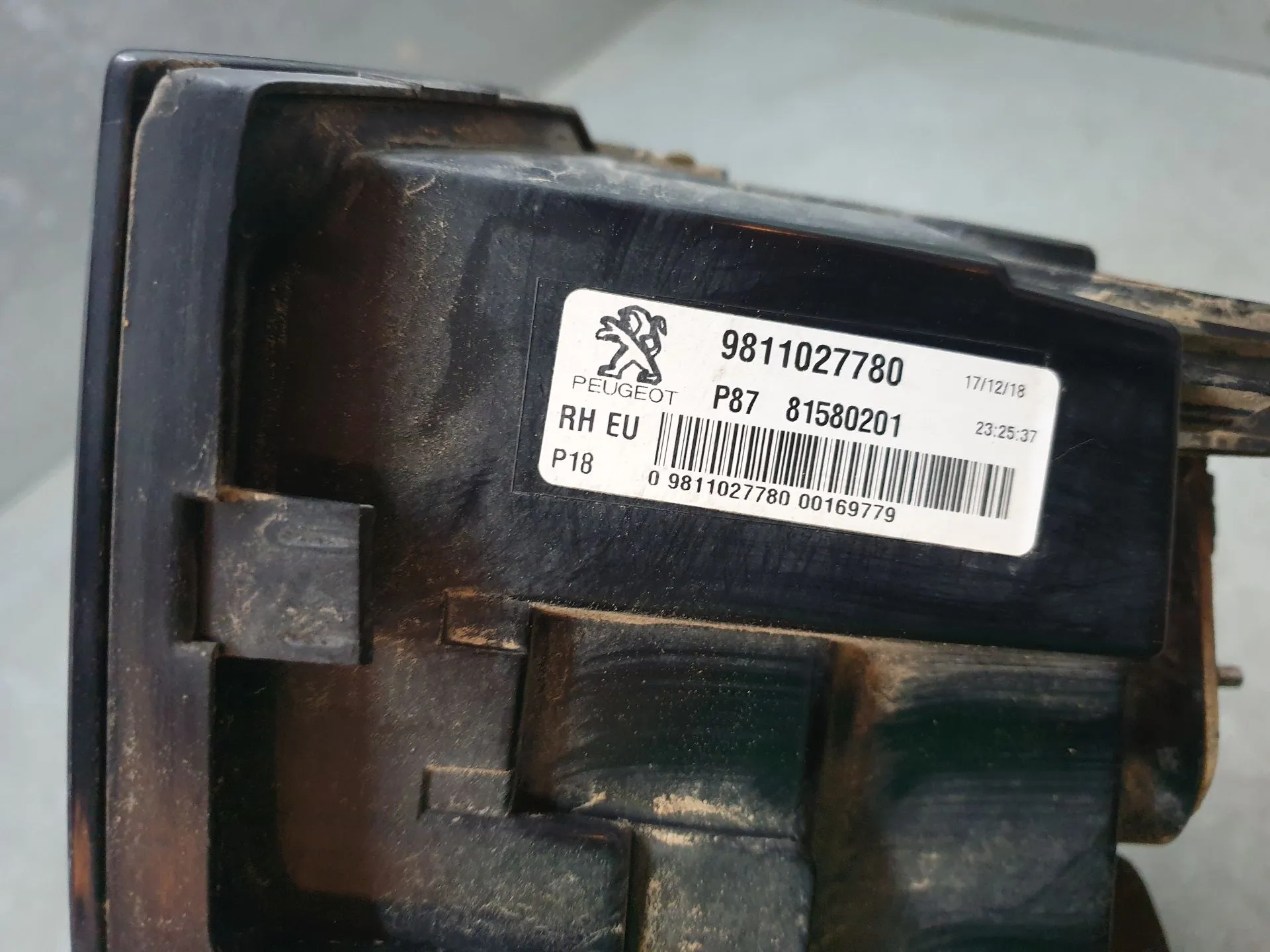 Fanale Destro Baule PEUGEOT 5008 II (M_) Imagem-3