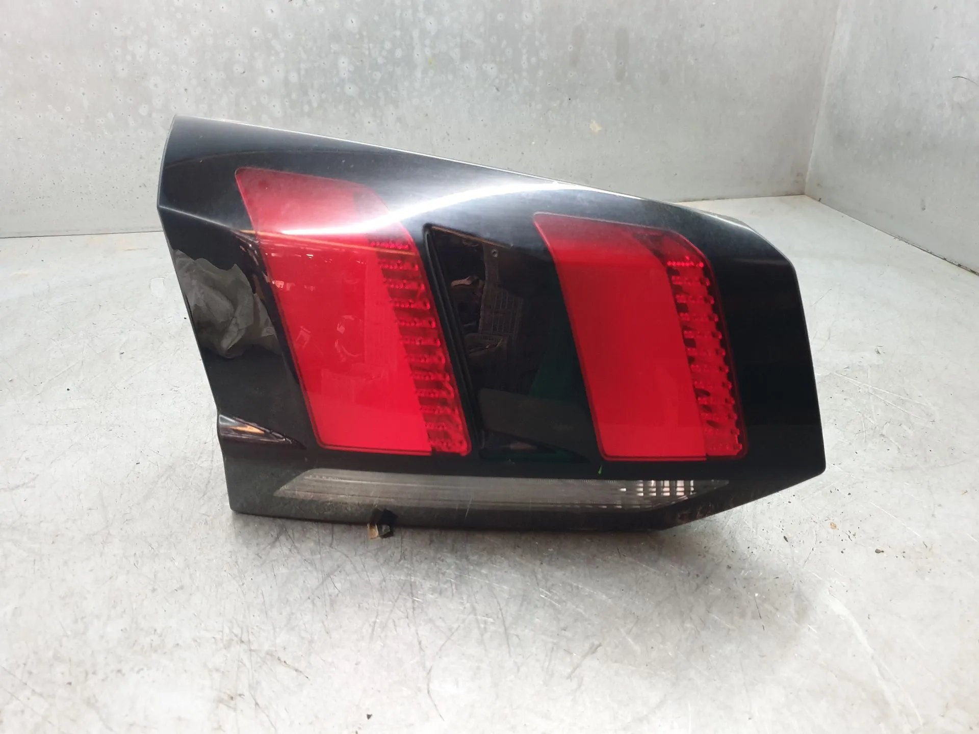 Feu de coffre Gauche PEUGEOT 5008 II (M_)