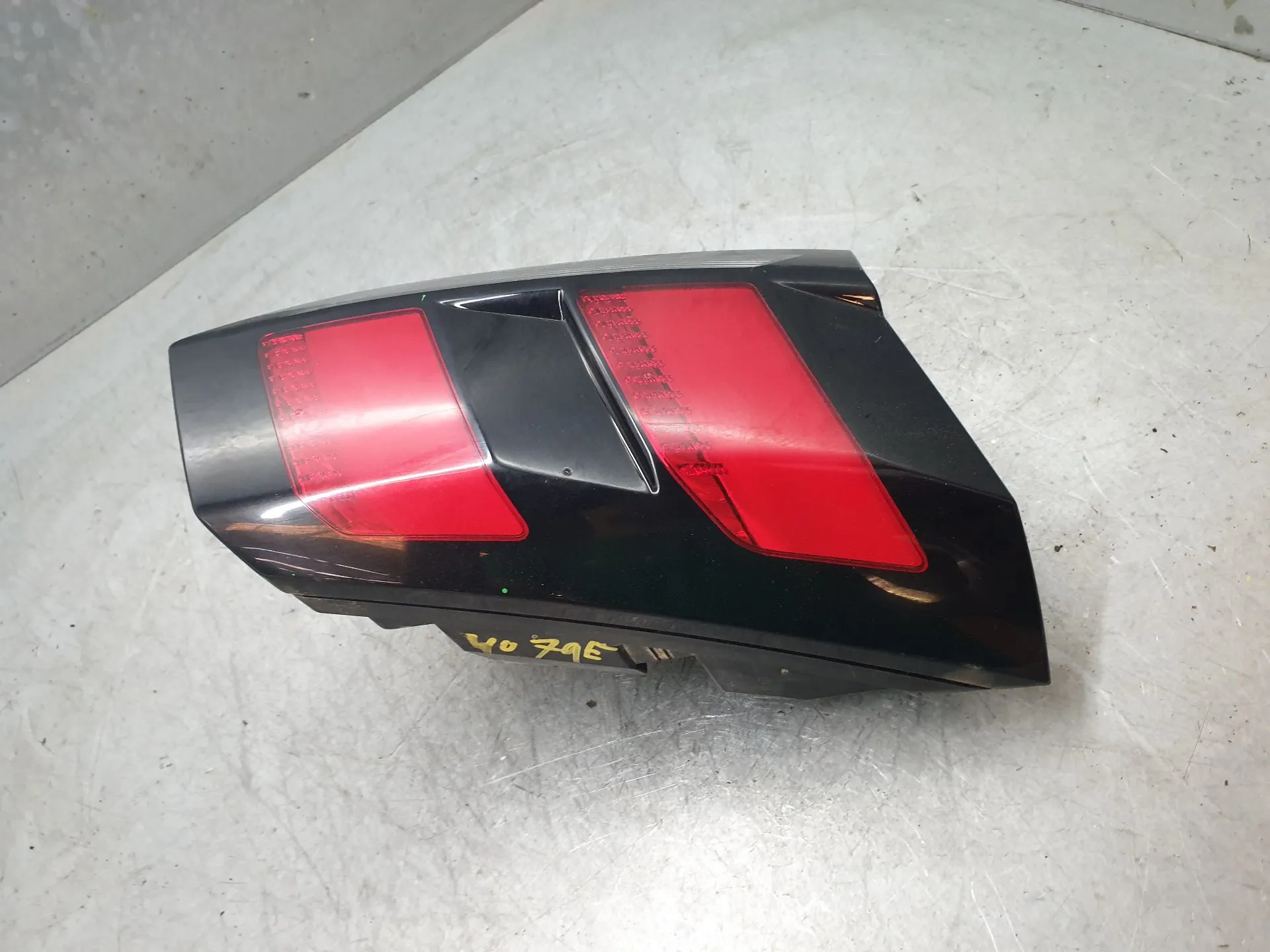 Feu de coffre Gauche PEUGEOT 5008 II (M_) Imagem-2