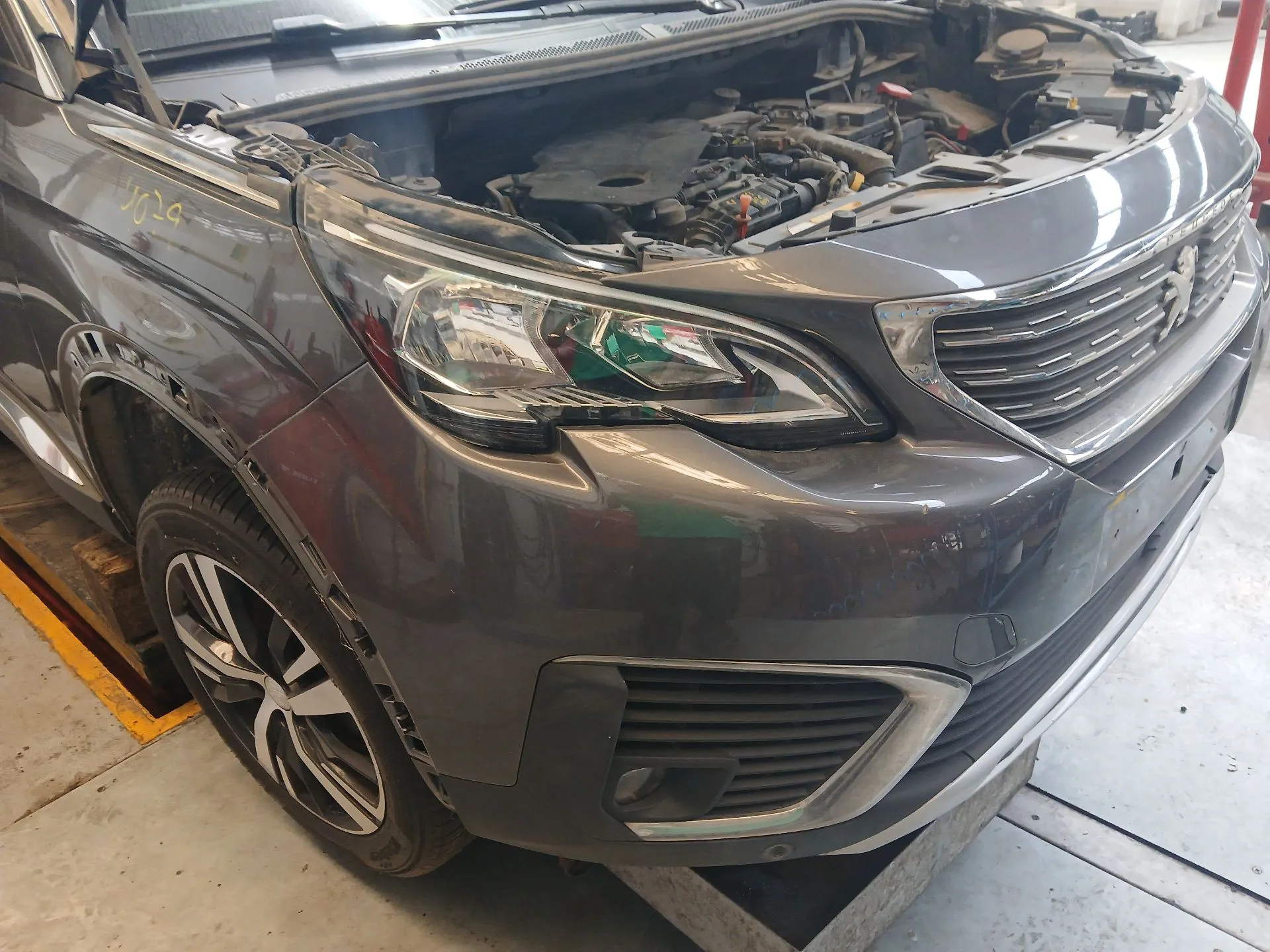 Frente Completa PEUGEOT 5008 II (M_) Imagem-7