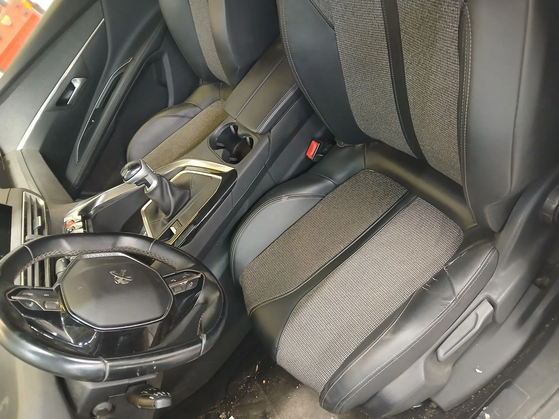 Conjunto de Bancos PEUGEOT 5008 II (M_) Imagem-1