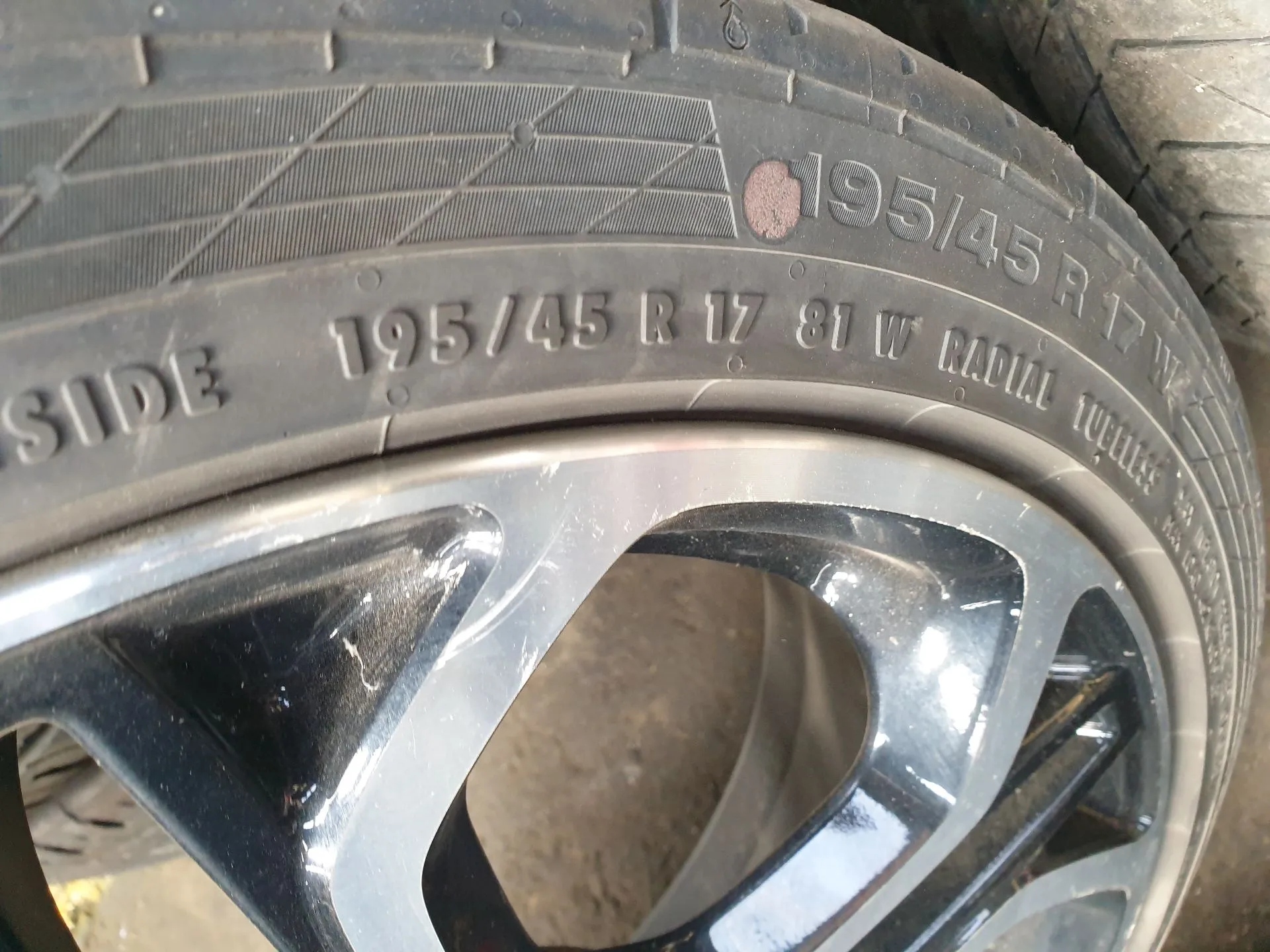 Pneu SUZUKI Swift V (RZ, AZ) Imagem-1