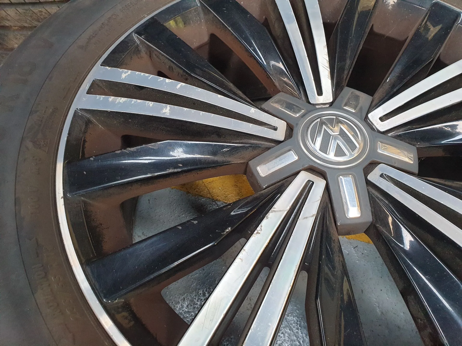 Jante Avant Droite VOLKSWAGEN Tiguan (5N) Imagem-1