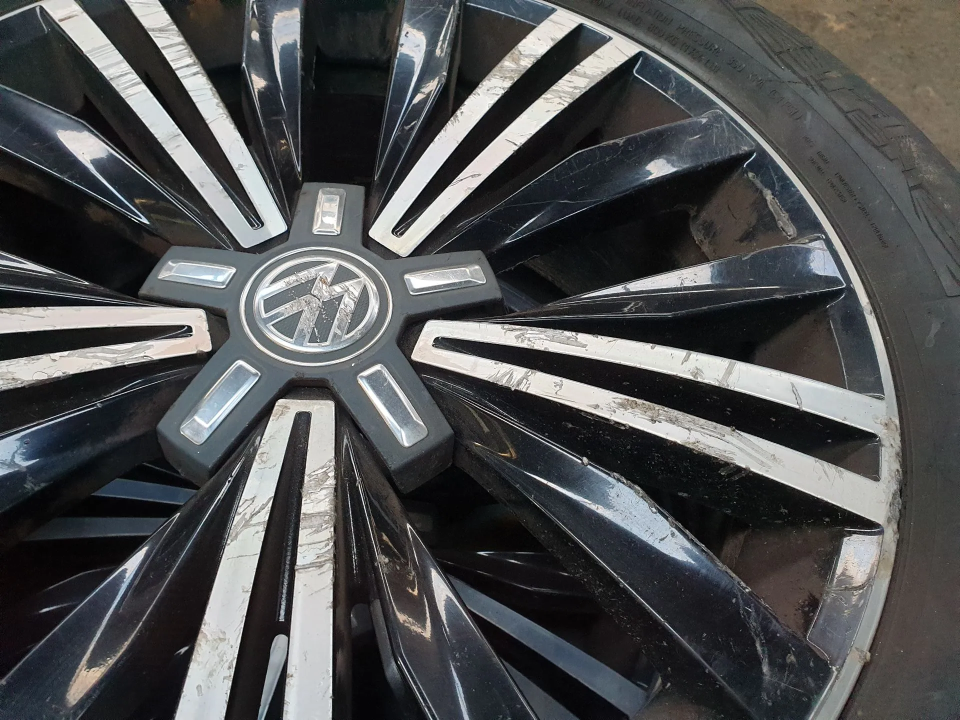 Llanta Delantera Izquierda VOLKSWAGEN Tiguan (5N) Imagem-1