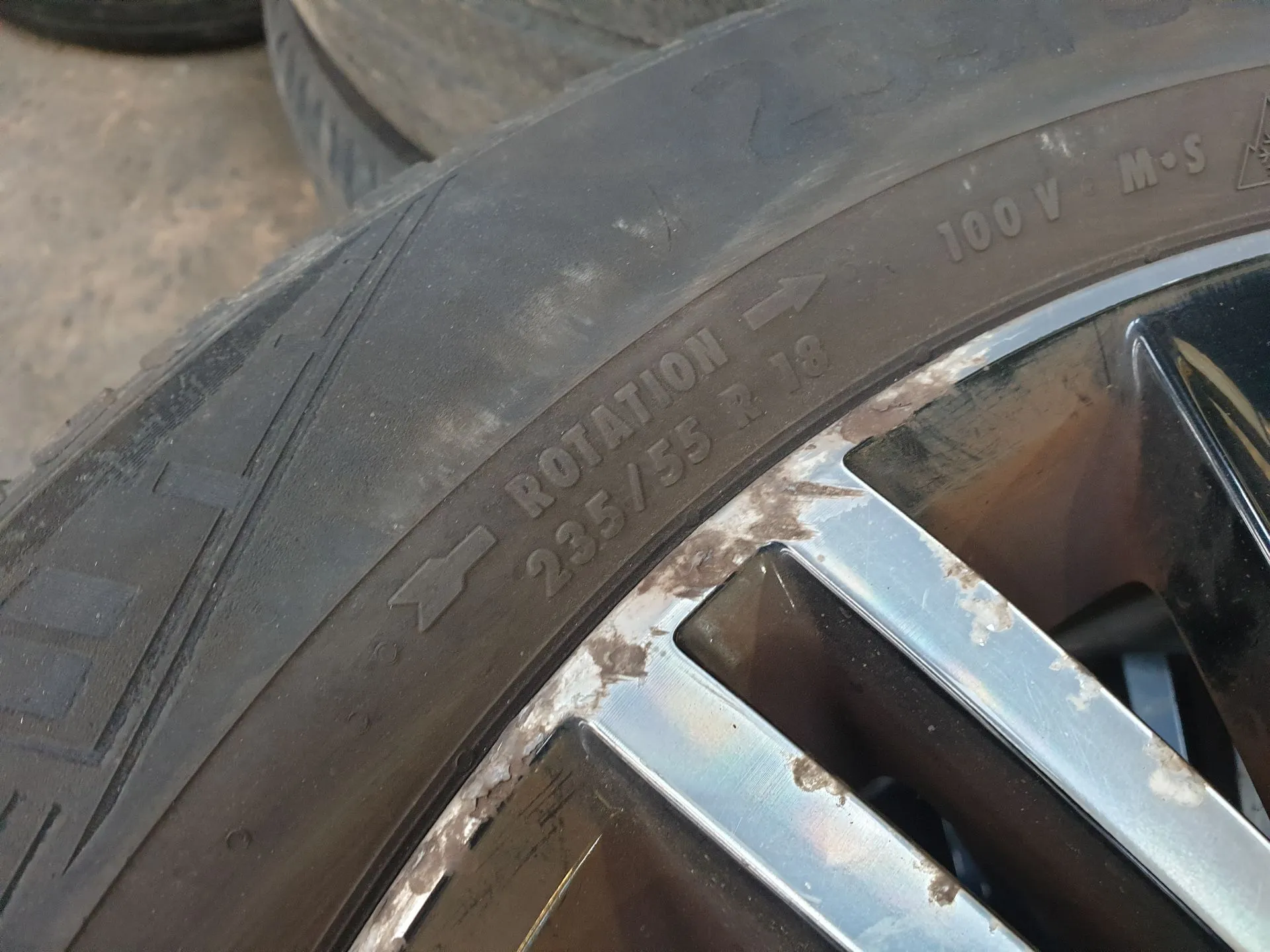 Wheel VOLKSWAGEN Tiguan (5N) Imagem-1