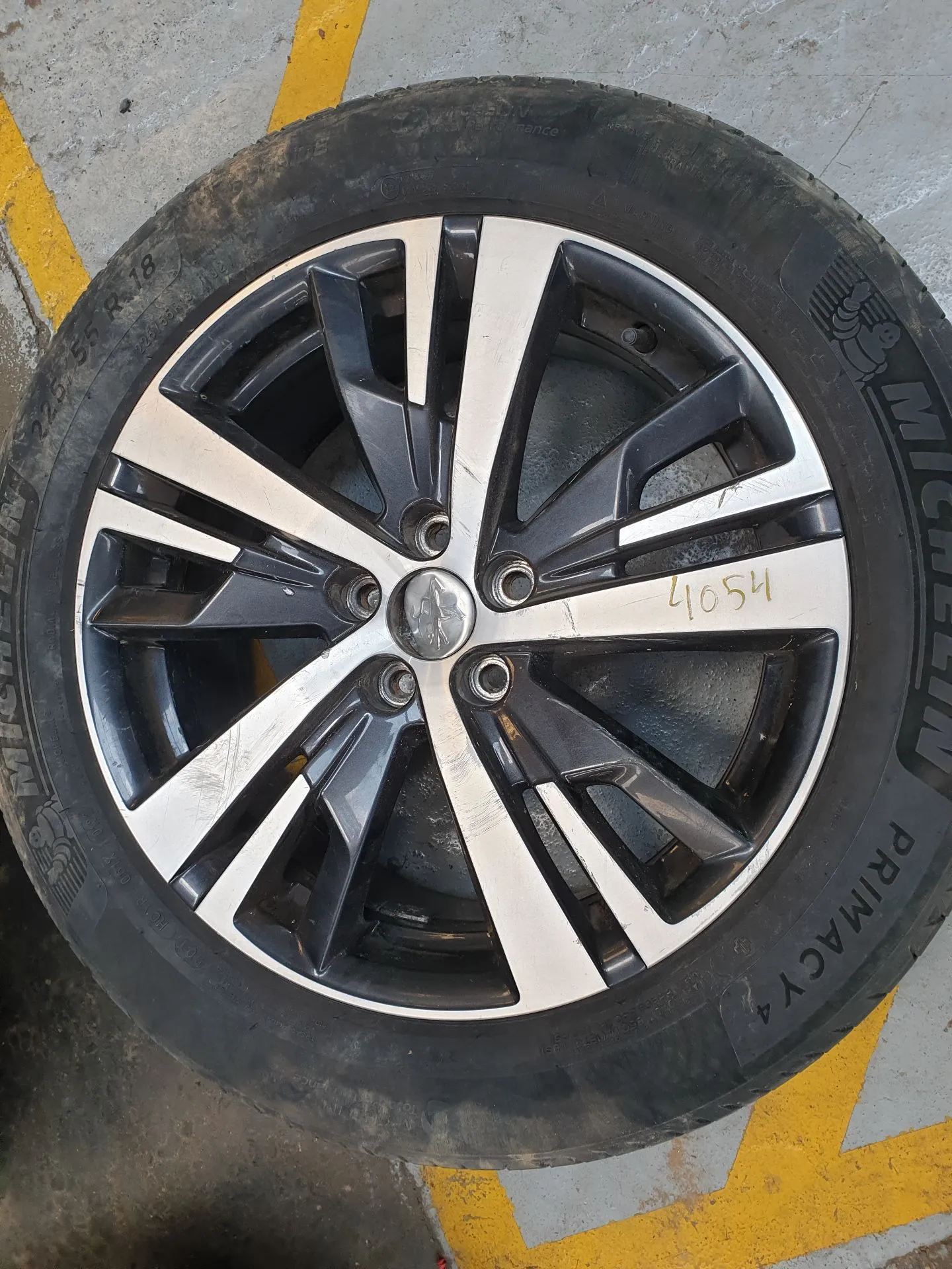 Jante frente esquerda PEUGEOT 3008 II (M_)
