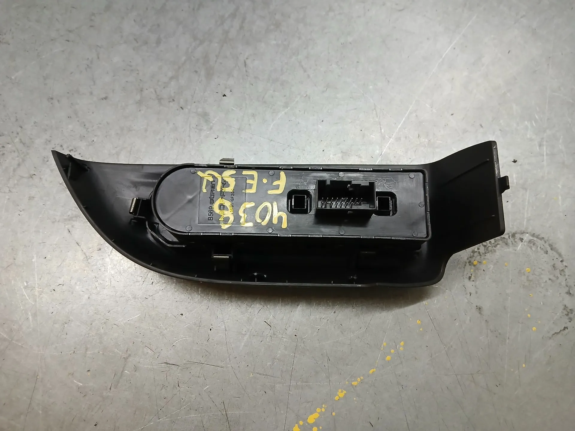 Comando / interruttore alzacristallo anteriore sinistro ALFA ROMEO Tonale (965_) Imagem-4