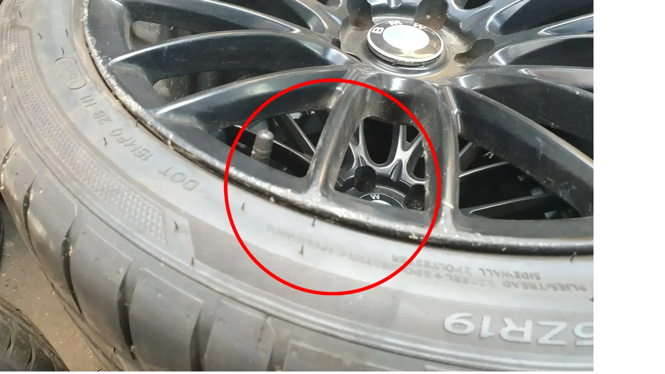 Jante Arrière Droite BMW 5 Touring (F11) Imagem-4