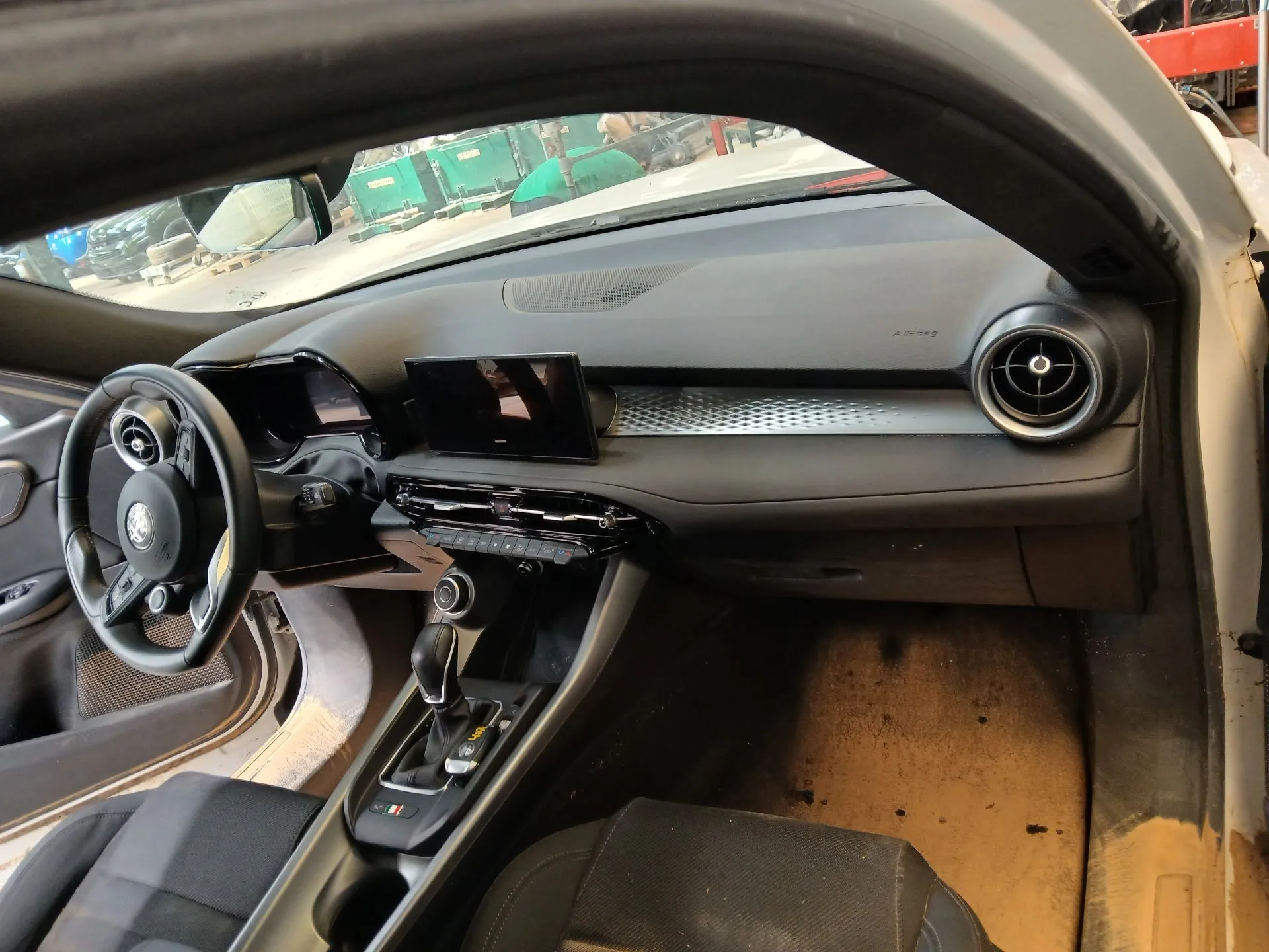 Frente Completa ALFA ROMEO Tonale (965_) Imagem-9