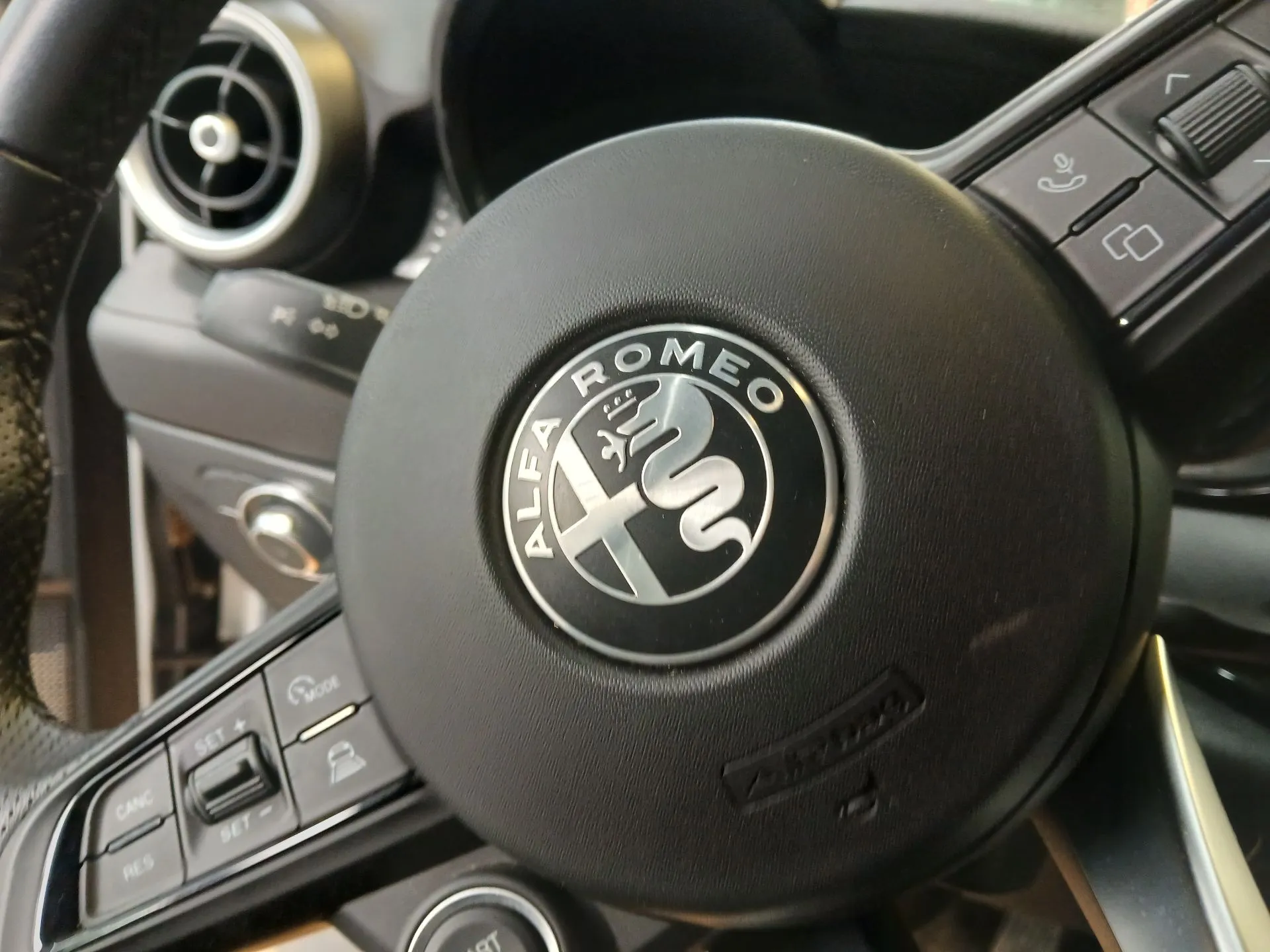 Frente Completa ALFA ROMEO Tonale (965_) Imagem-10