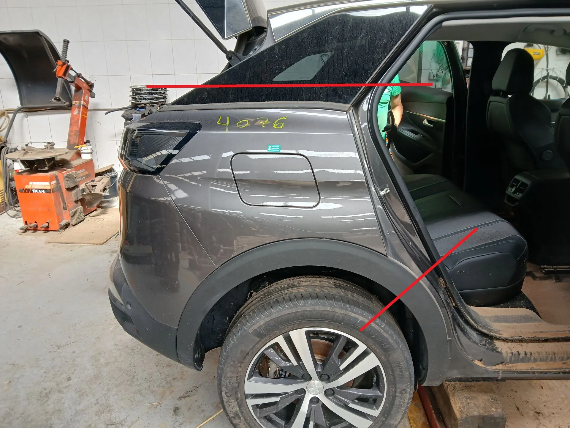 Painel trás direito PEUGEOT 3008 II (M_)