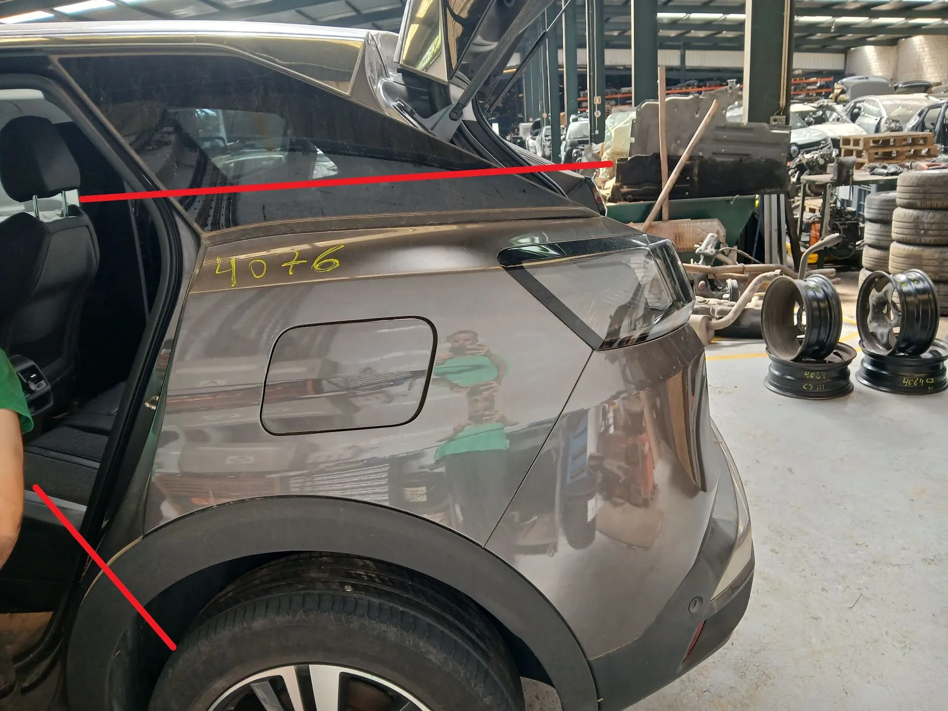 Painel trás esquerdo PEUGEOT 3008 II (M_)