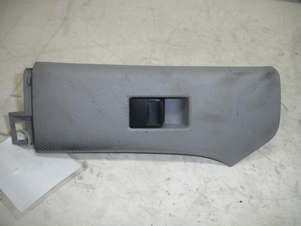 Mando / interruptor elevalunas delantero derecho TOYOTA Yaris (_P9_)