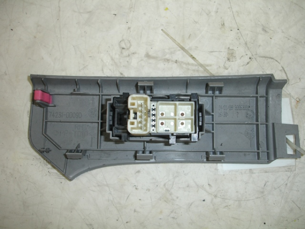 Mando / interruptor elevalunas delantero derecho TOYOTA Yaris (_P9_) Imagem-1