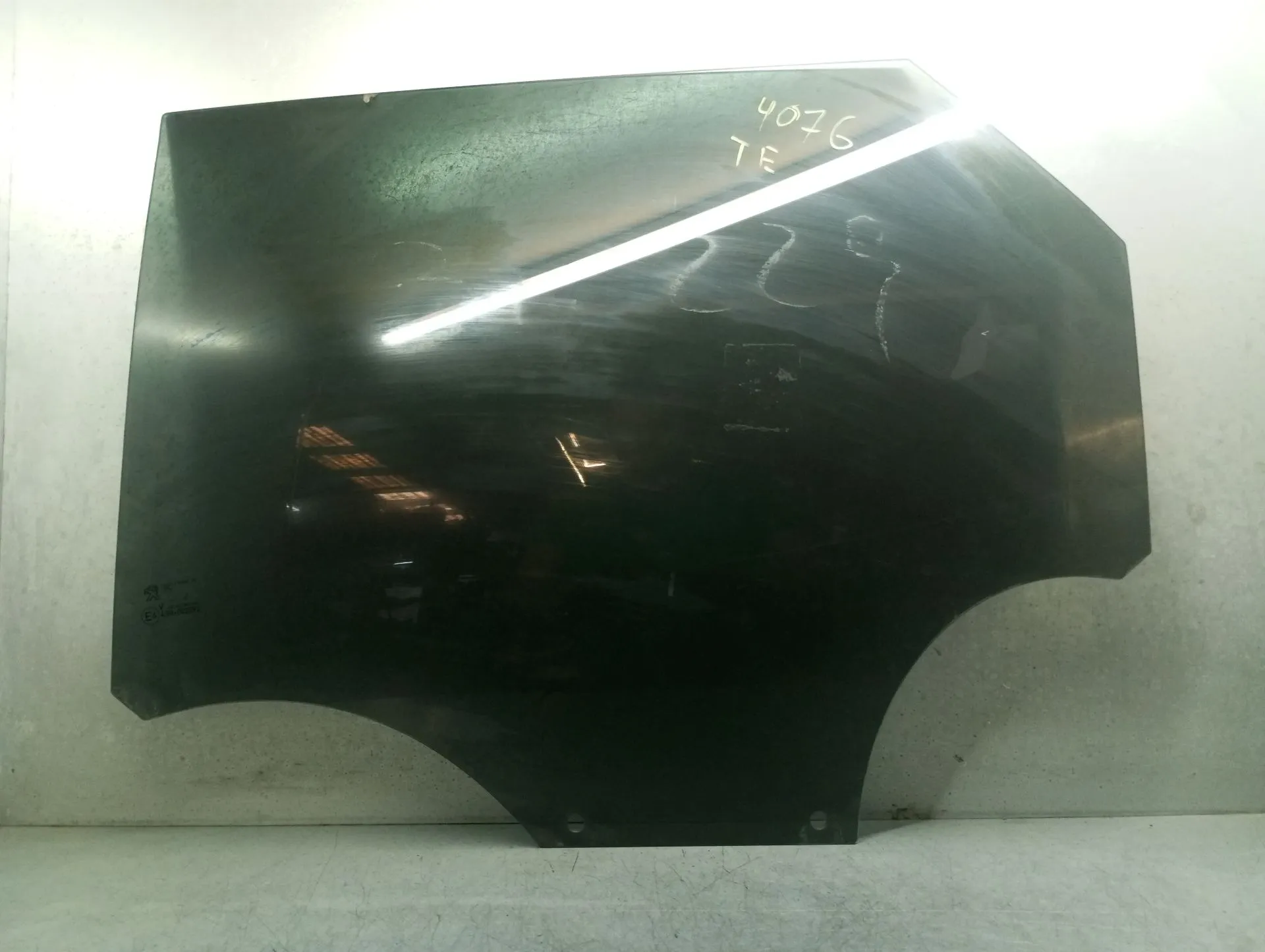 Vidro porta trás esquerdo PEUGEOT 3008 II (M_) Imagem-2