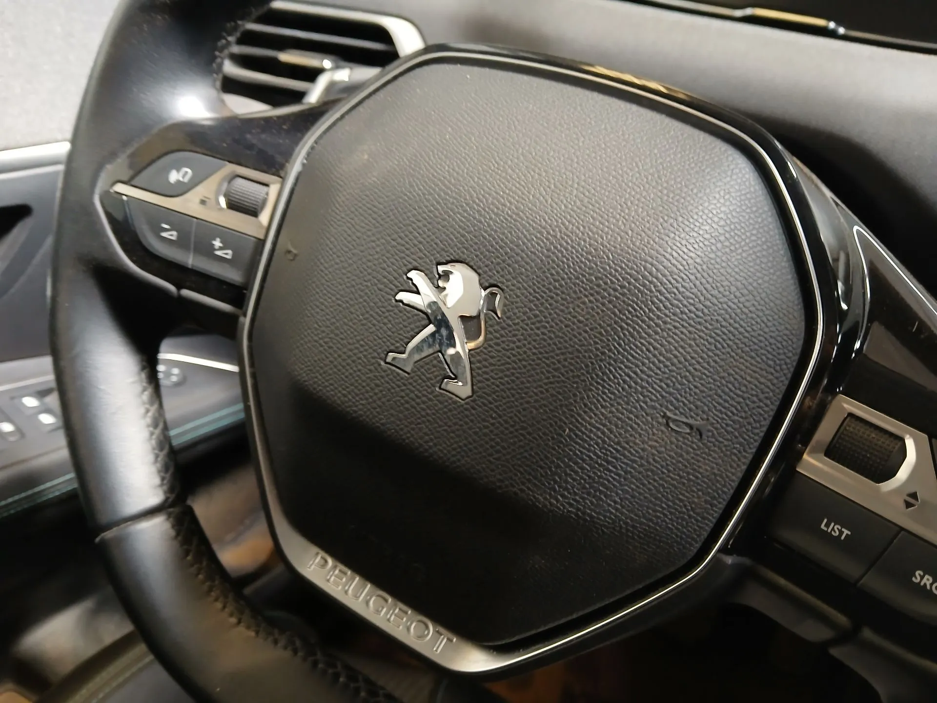 Frente Completa PEUGEOT 3008 II (M_) Imagem-10